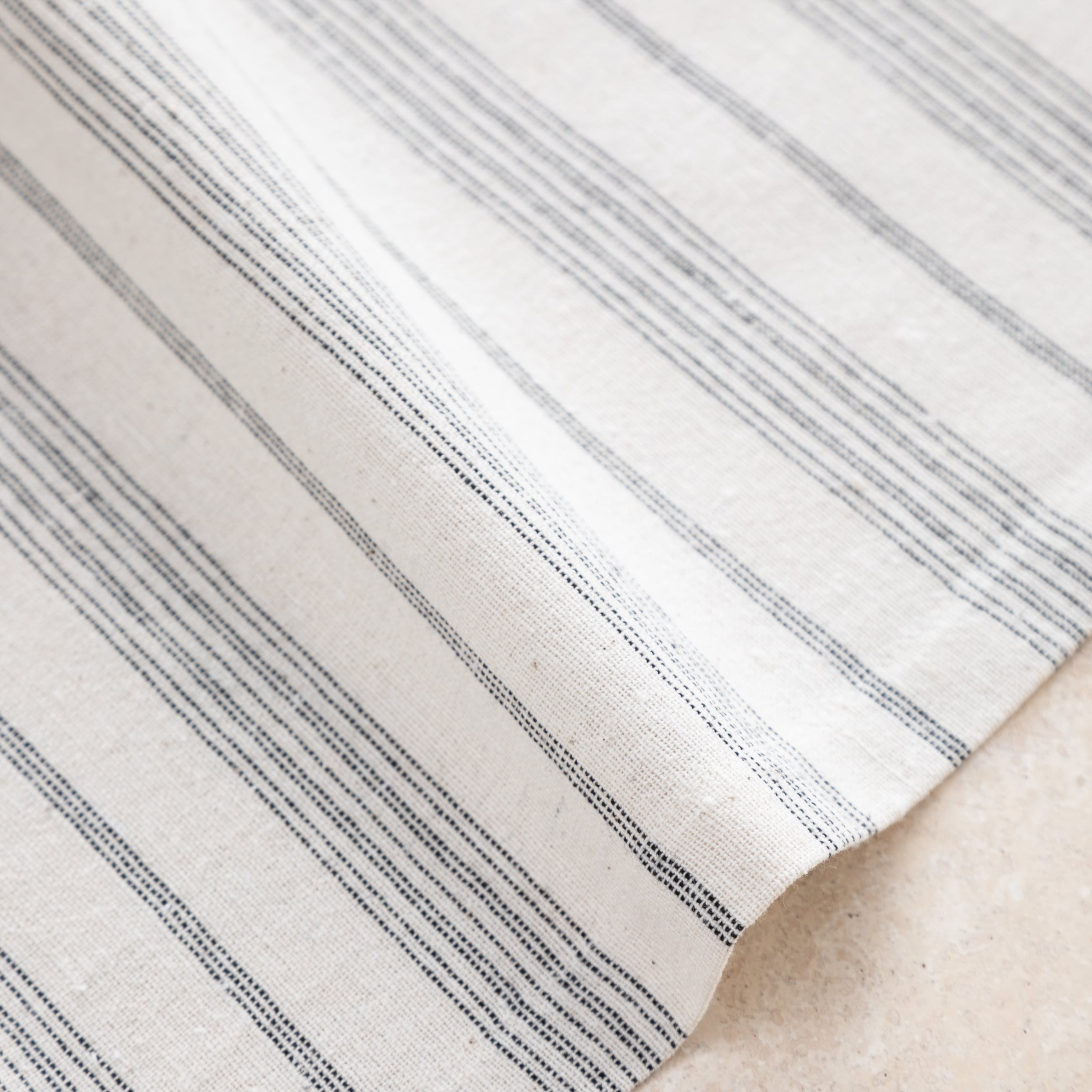 BETTY RUNNER SİYAH ÇİZGİLİ 40X130