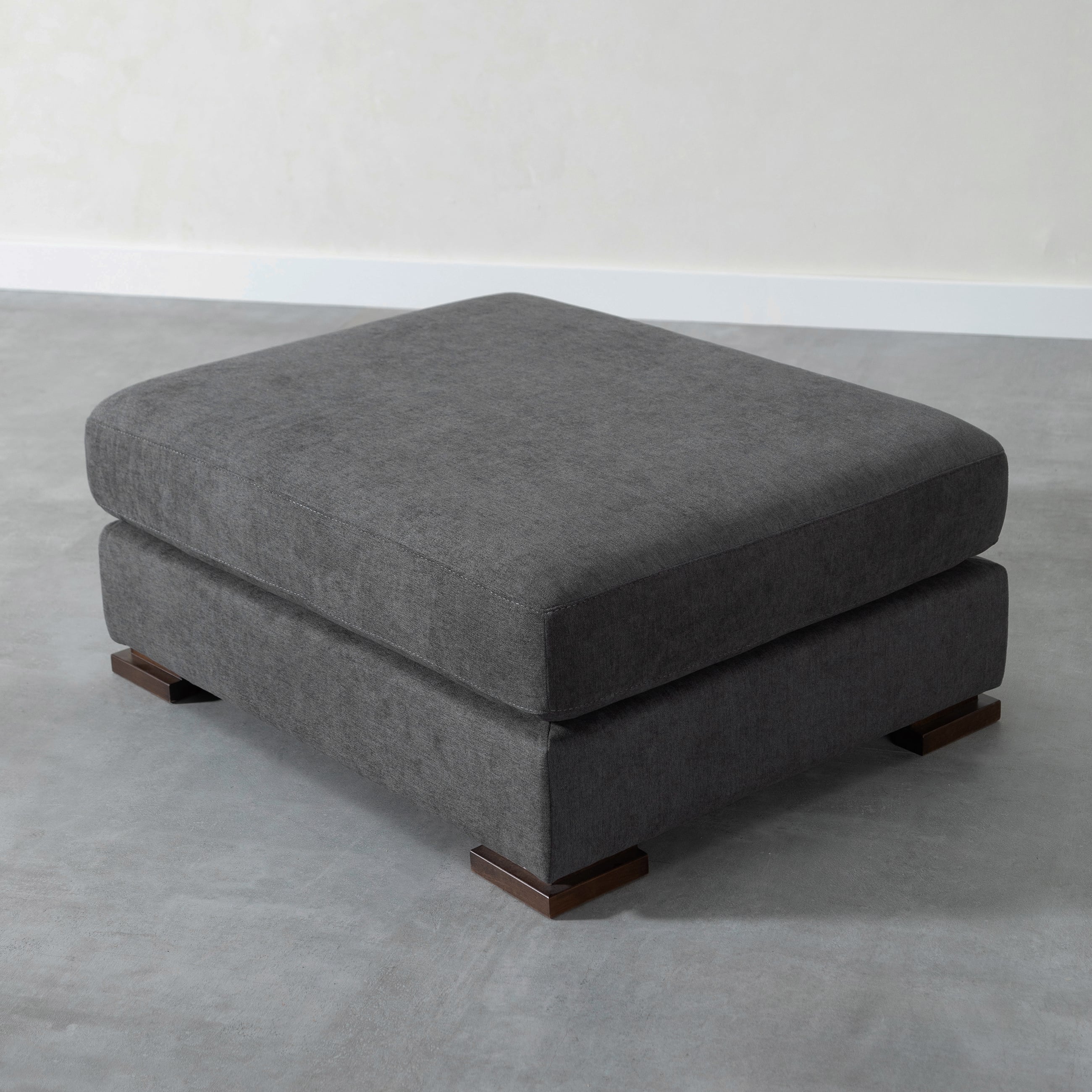 CAPRI AHŞAP AYAK PUF ANTRASİT