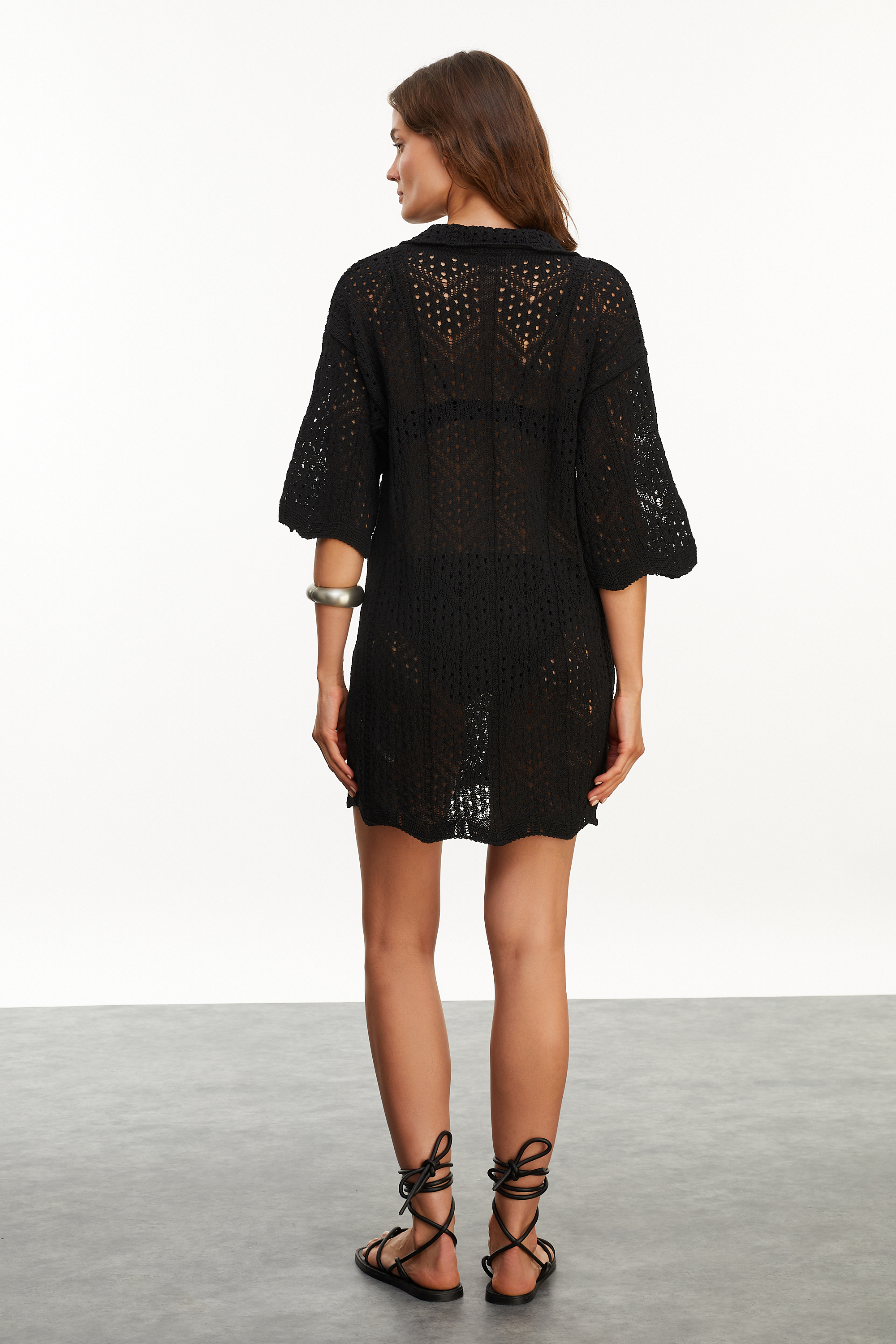 AJURLU DÜĞMELİ TRİKO HIRKA