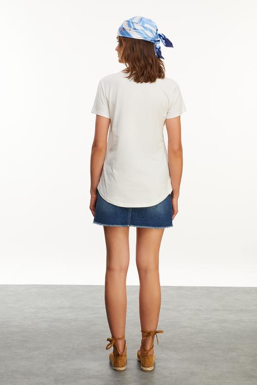  NAKIŞLI BİSİKLET YAKA KISA KOLLU T-SHIRT