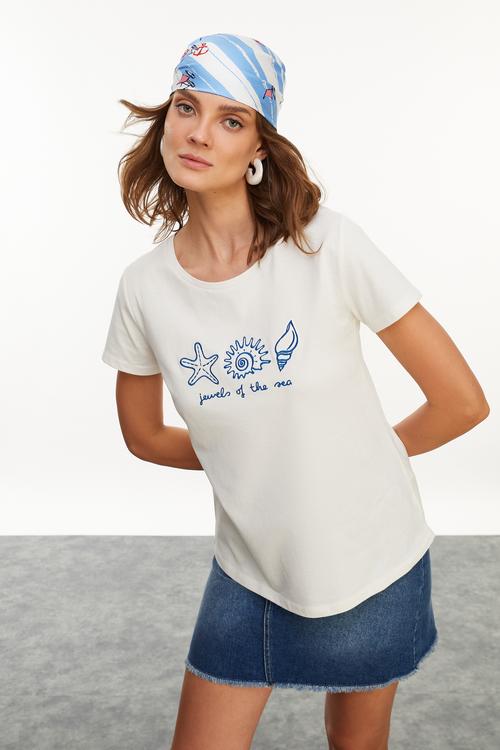  NAKIŞLI BİSİKLET YAKA KISA KOLLU T-SHIRT