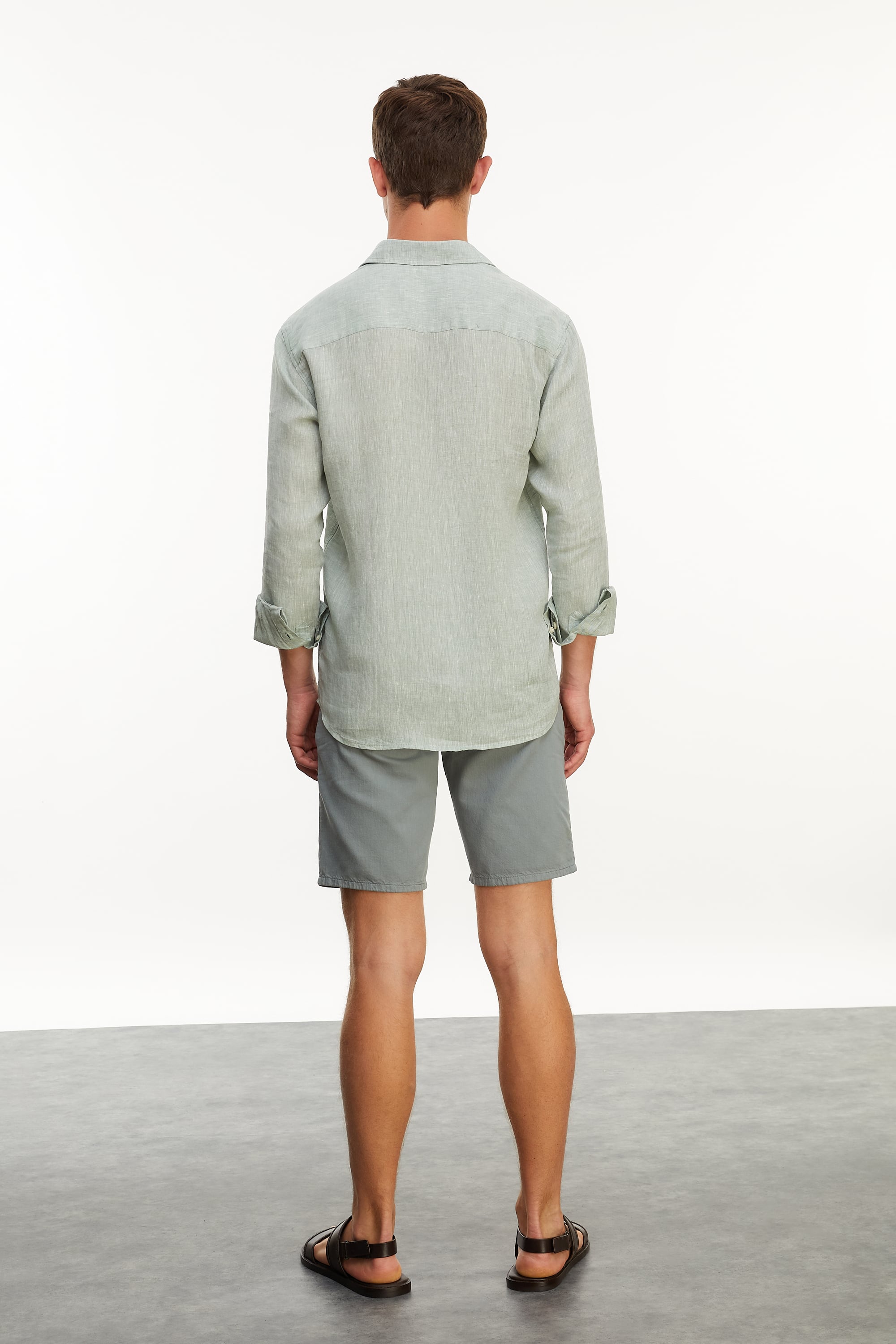 REGULAR FIT CEPLİ KETEN GÖMLEK