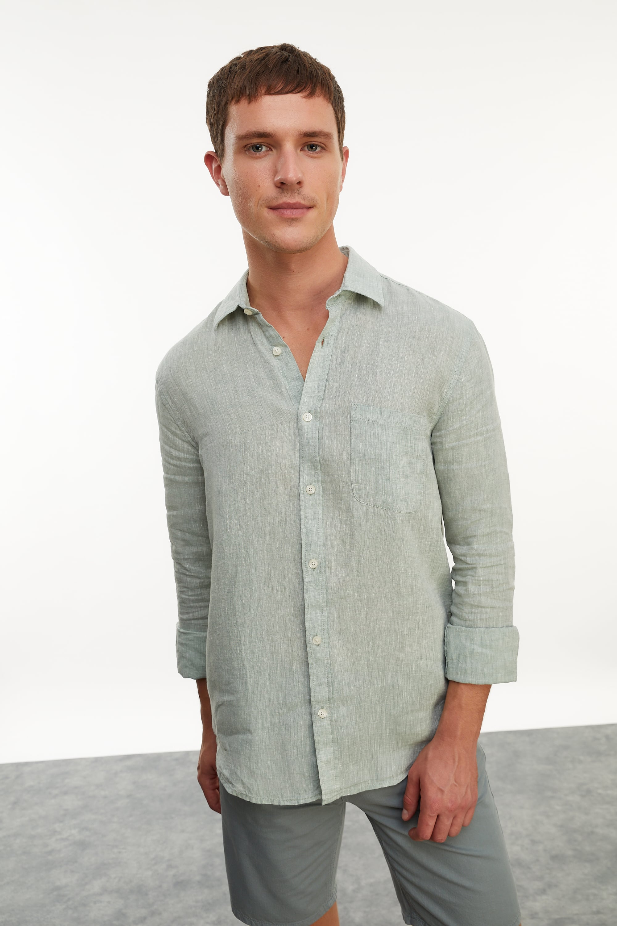 REGULAR FIT CEPLİ KETEN GÖMLEK