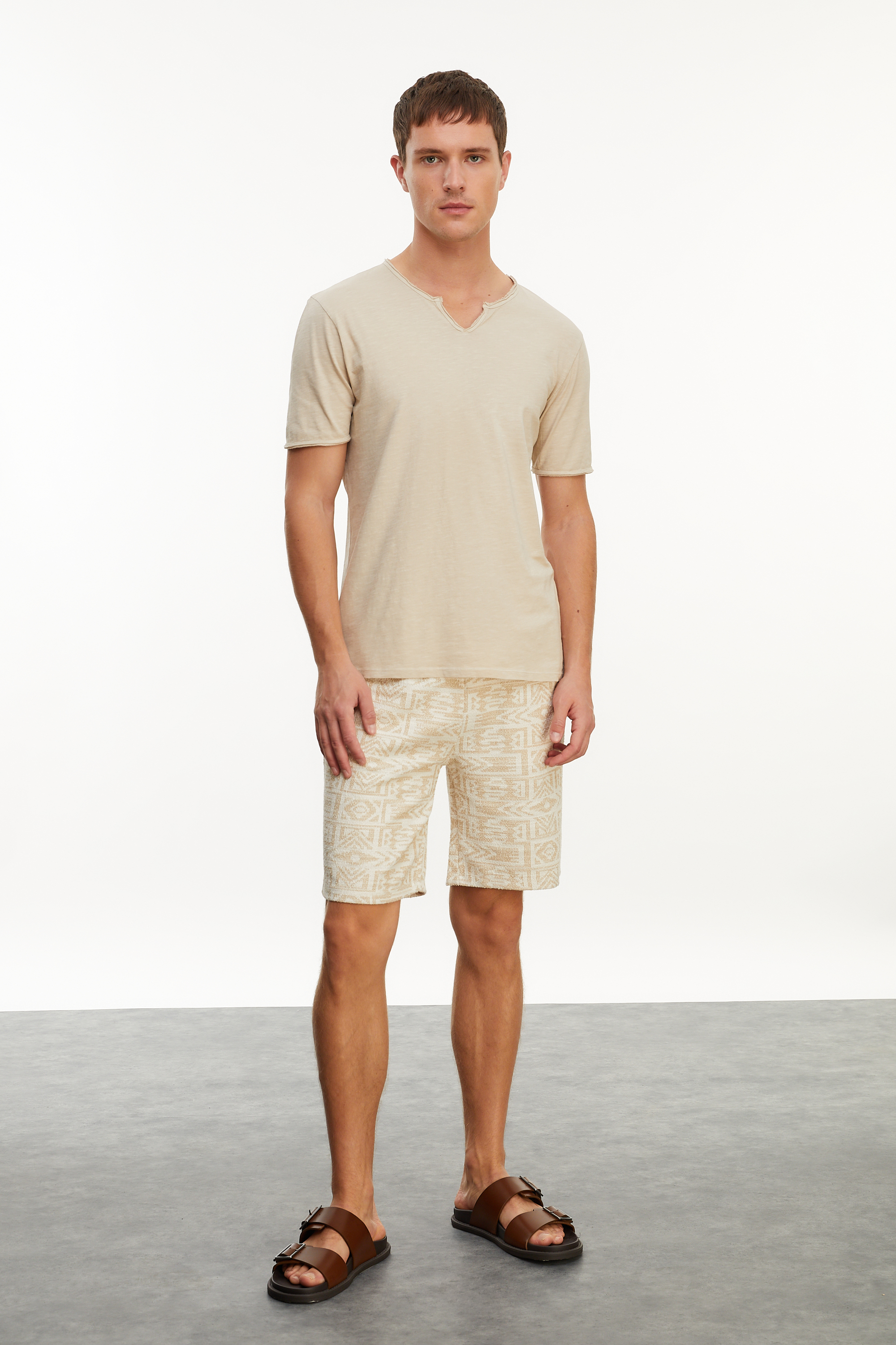 ETNİK JAKARLI ŞORT