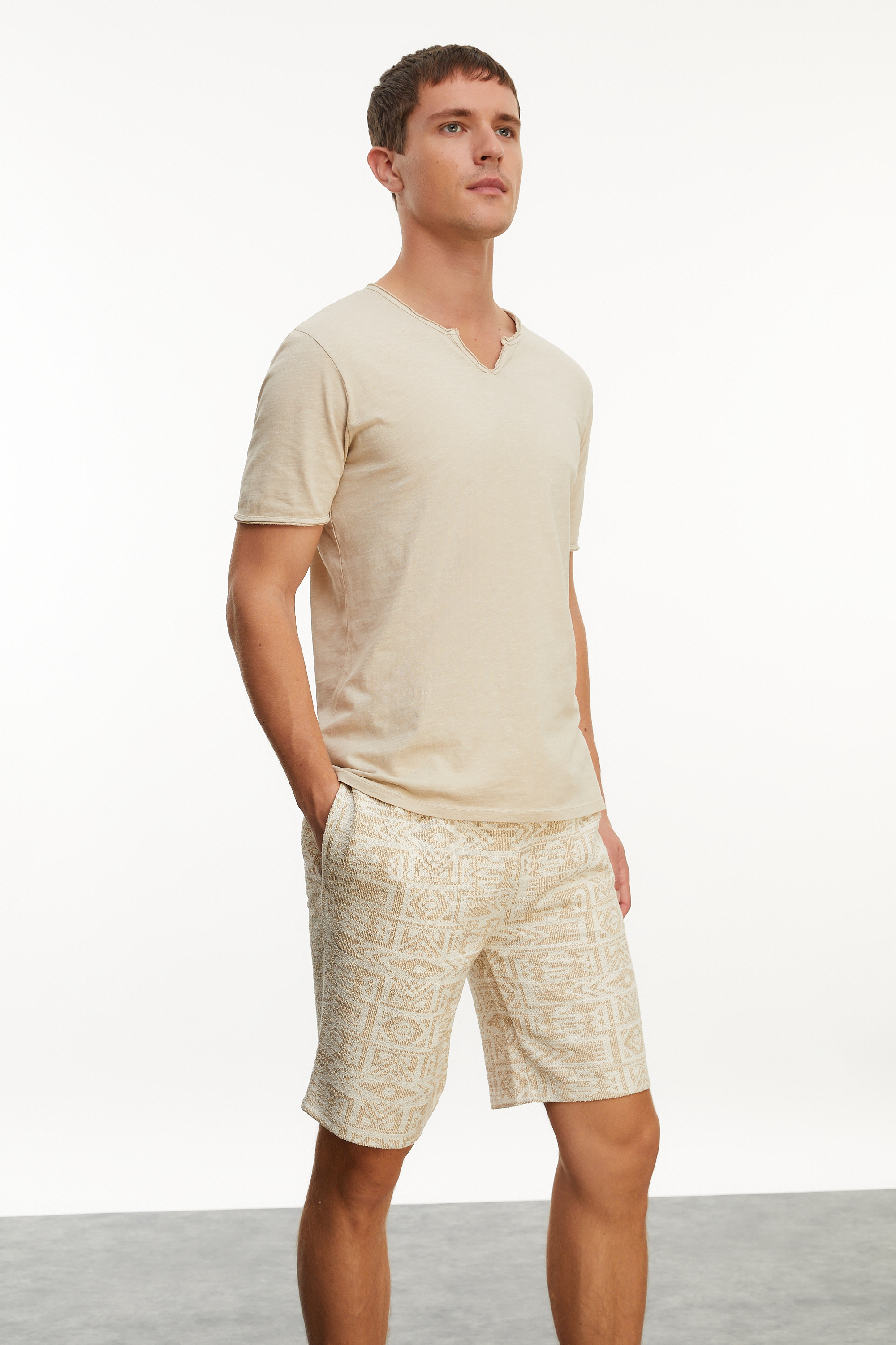 HENLEY YAKA KISA KOLLU T-SHIRT