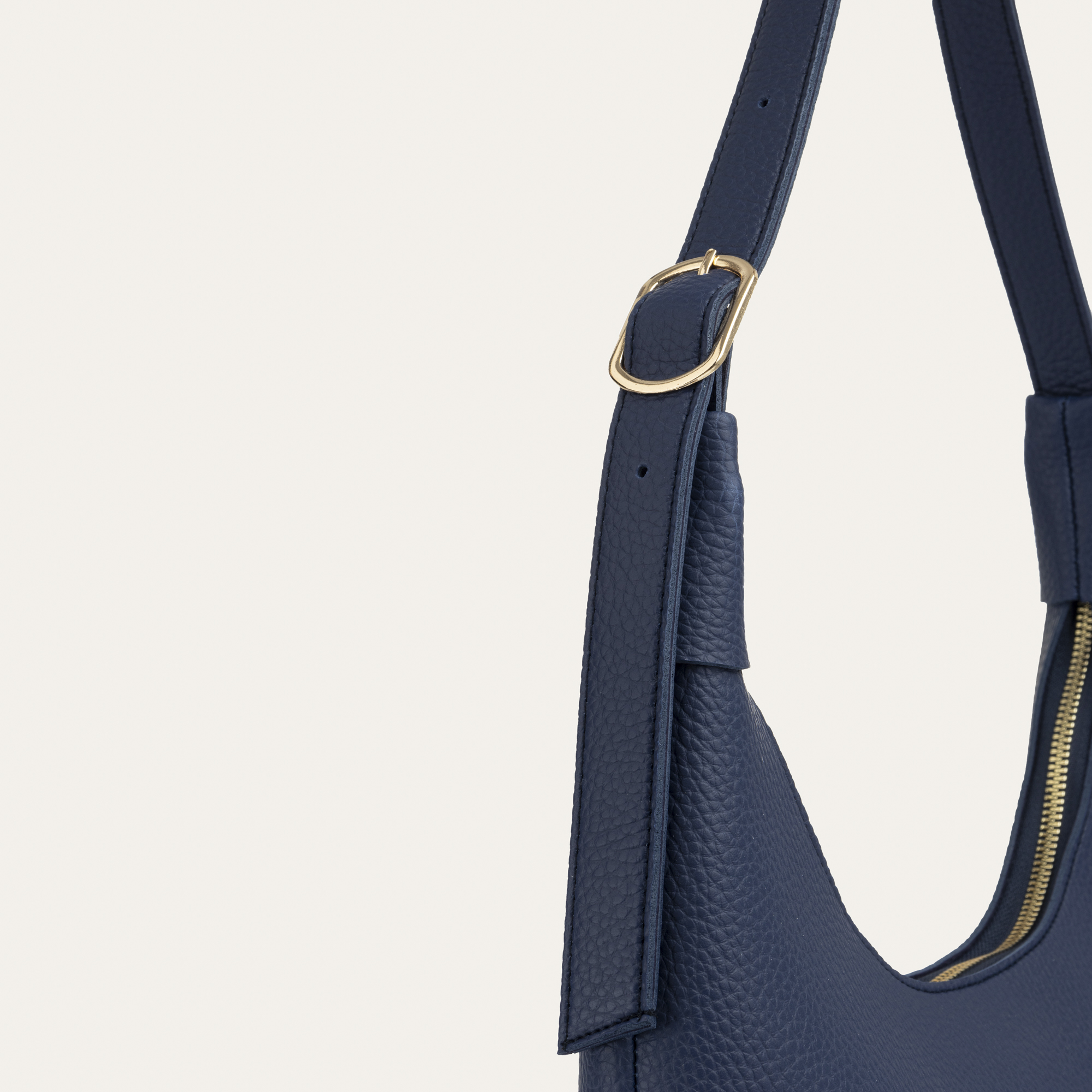 DERİ GÖRÜNÜMLÜ EL ÇANTASI