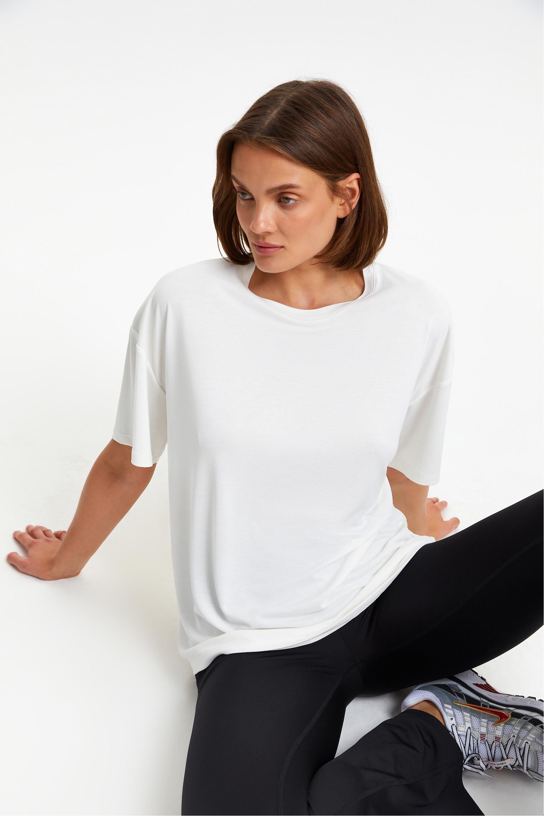 MODAL KARIŞIMLI BİSİKLET YAKA T-SHIRT