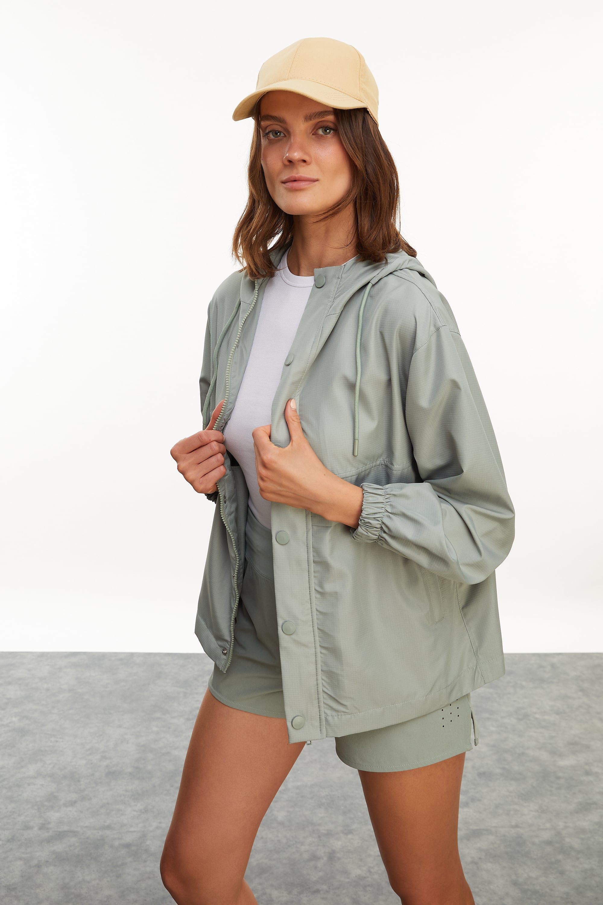 KAPÜŞONLU YAĞMURLUK