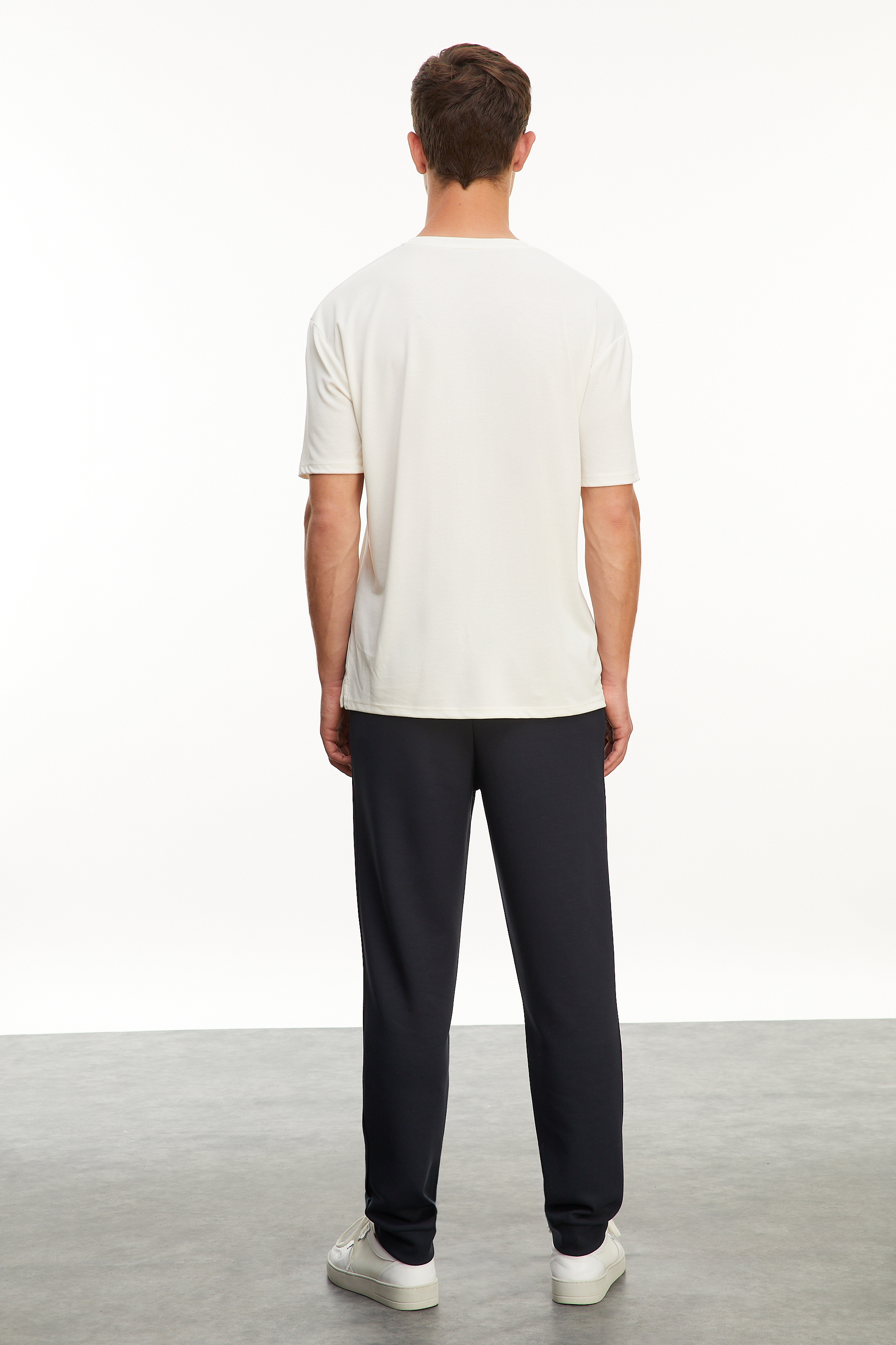 MODAL KARIŞIMLI BİSİKLET YAKA KISA KOLLU T-SHIRT