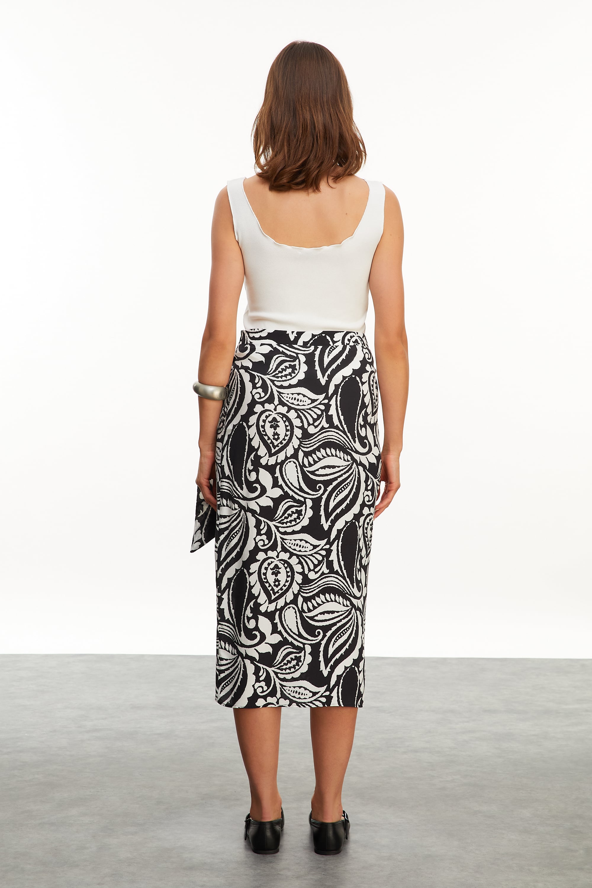 FIRFIR DETAYLI AÇIK YAKA ATLET