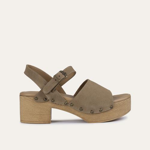  SÜET TOPUKLU SANDALET