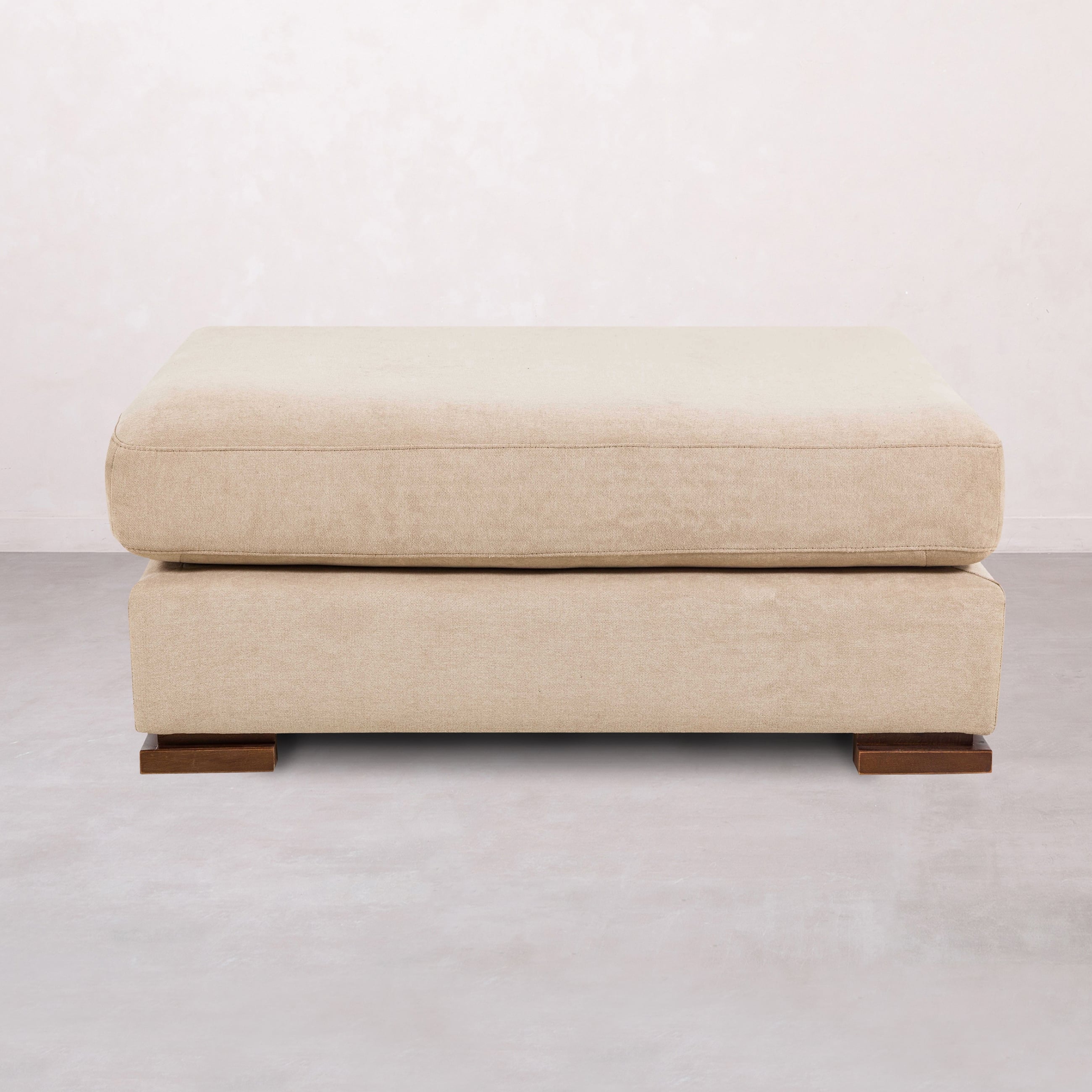 CAPRI AHŞAP AYAK PUF BEJ