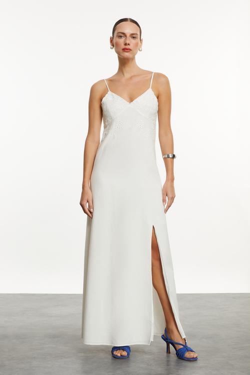  NAKIŞLI YIRTMAÇLI UZUN ELBİSE