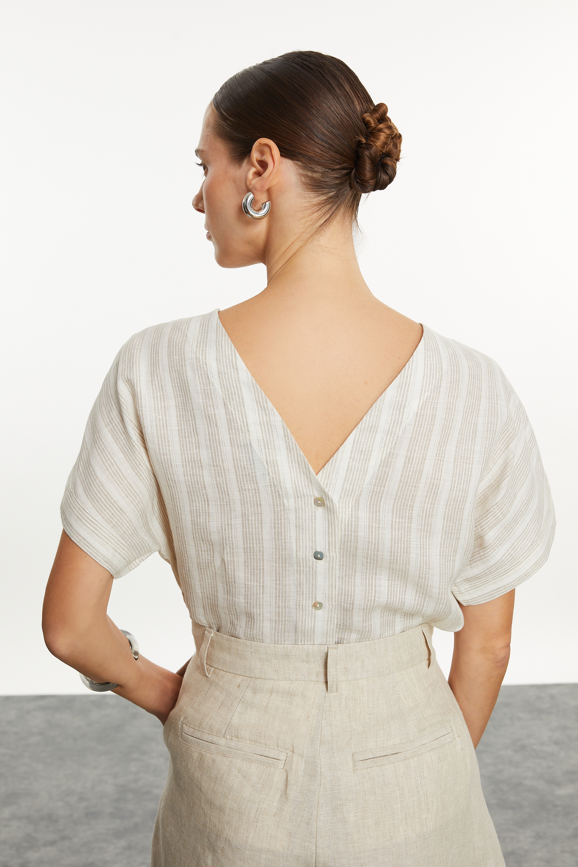 ÇİZGİLİ KETEN KARIŞIMLI KAYIK YAKA BLUZ