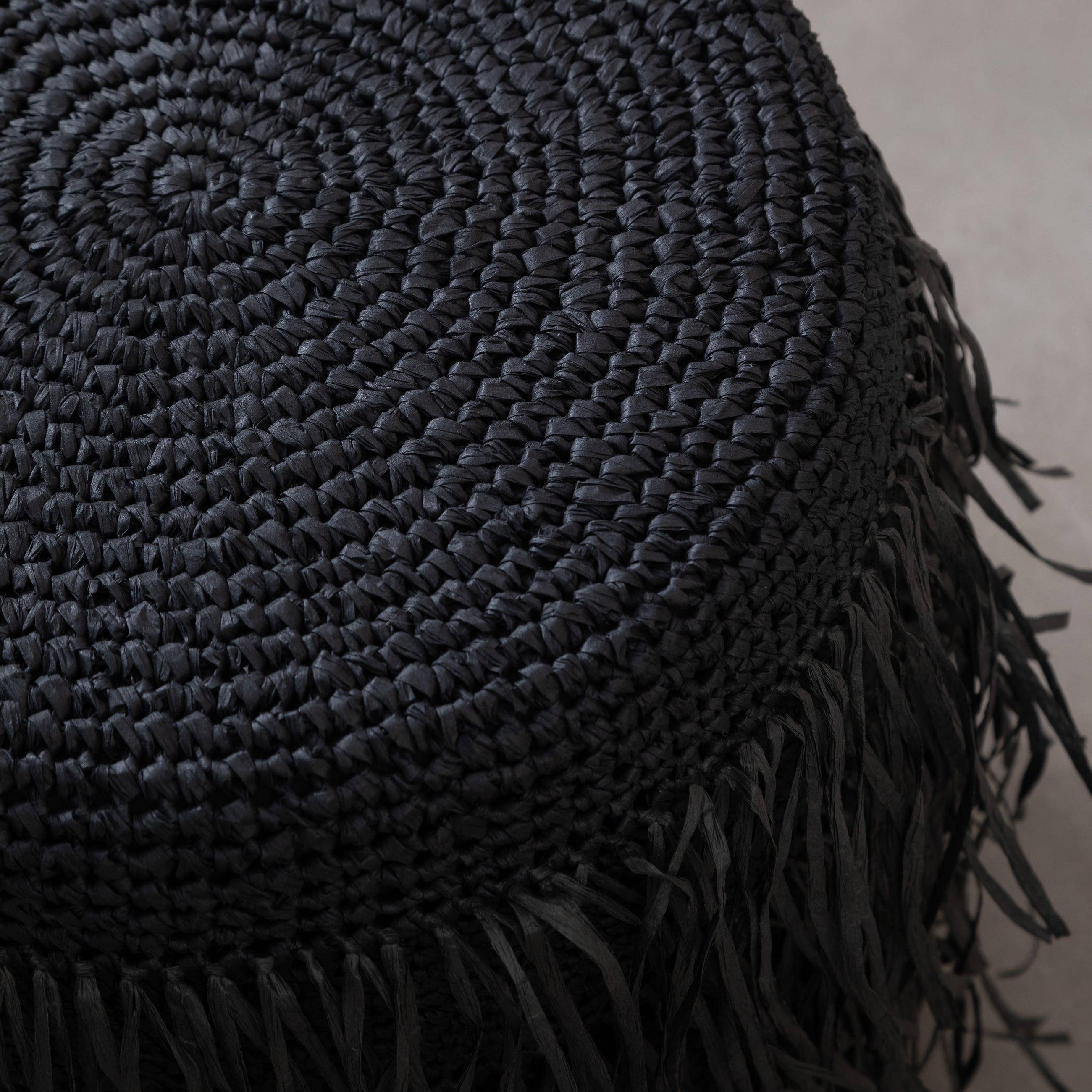 BOHO PUF CIRCLE BLACK