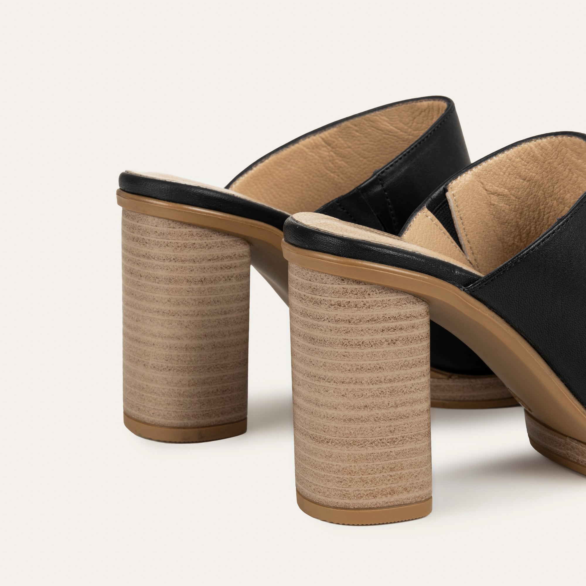 DERİ KALIN TOPUKLU TERLİK