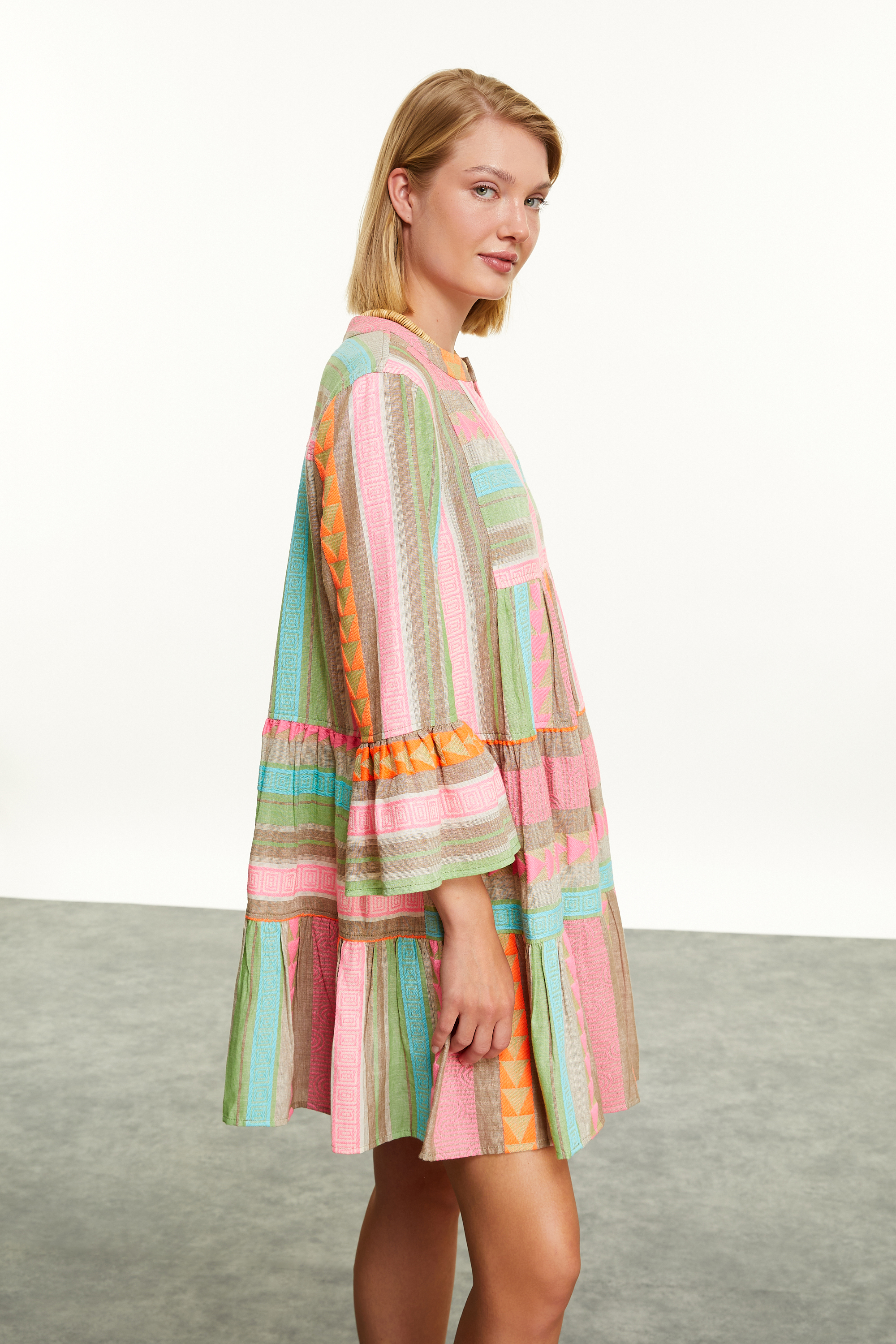 ETNİK BASKILI NAKIŞLI MİNİ ELBİSE