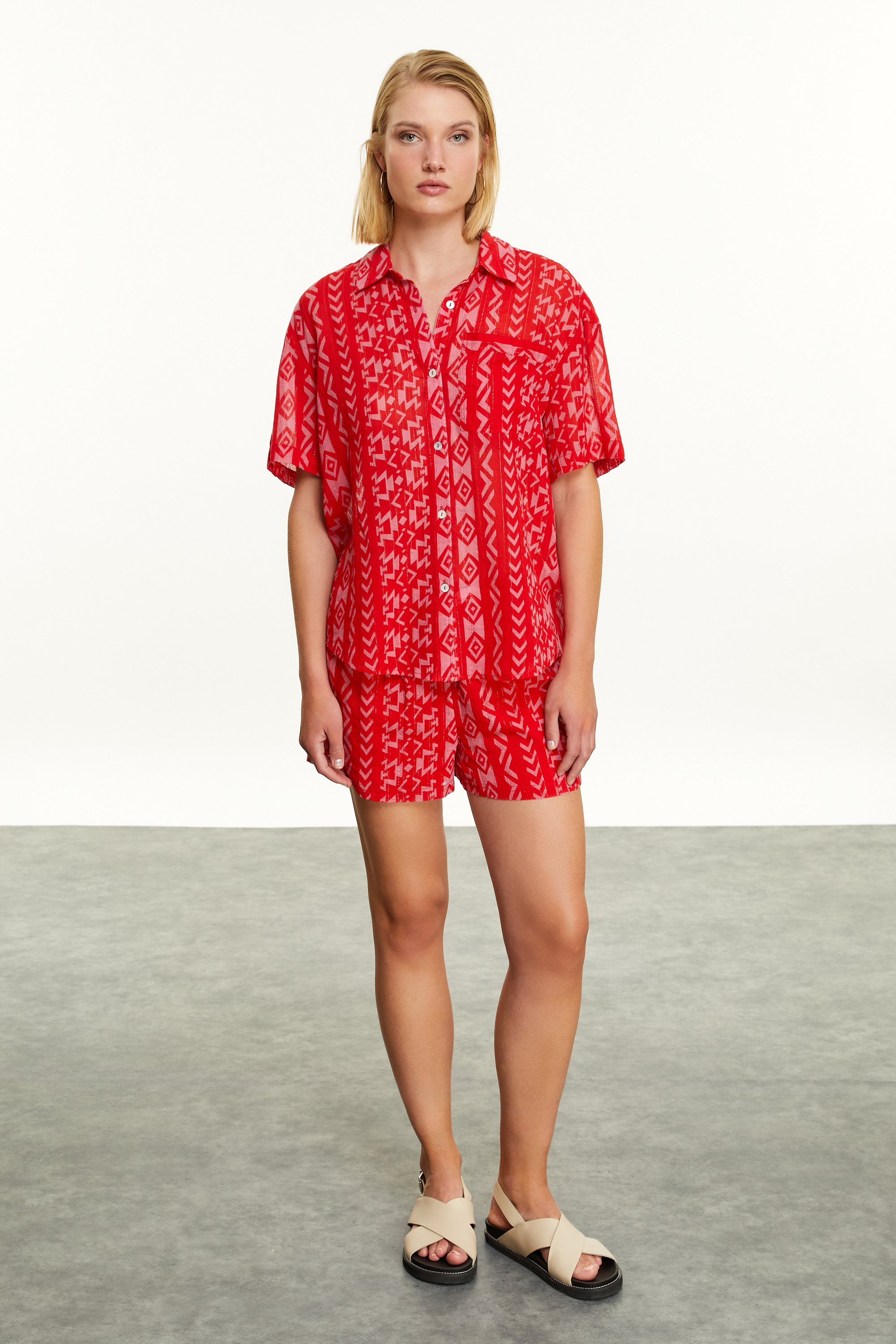 ETNİK BASKILI SMART GÖMLEK