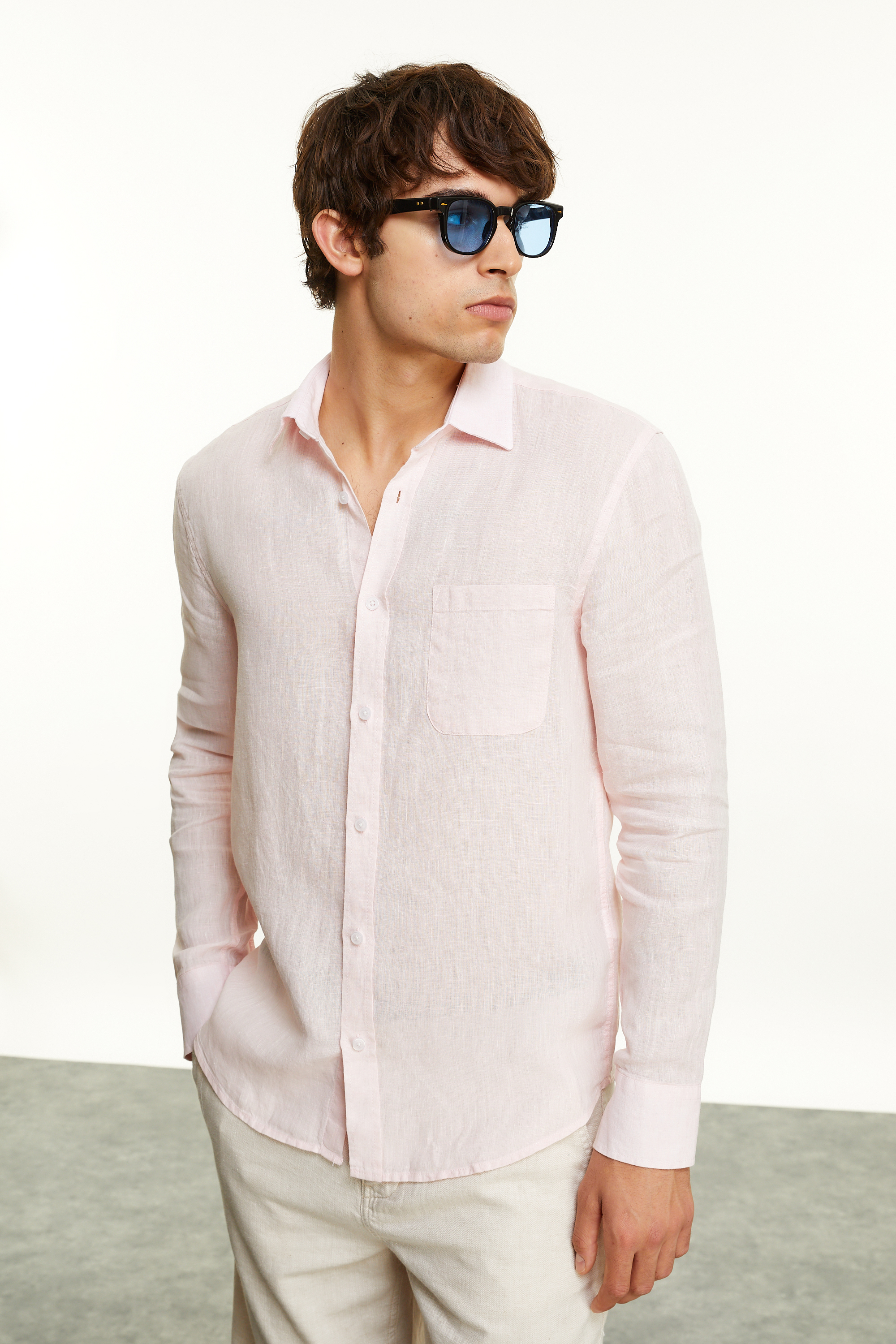 REGULAR FIT CEPLİ KETEN GÖMLEK