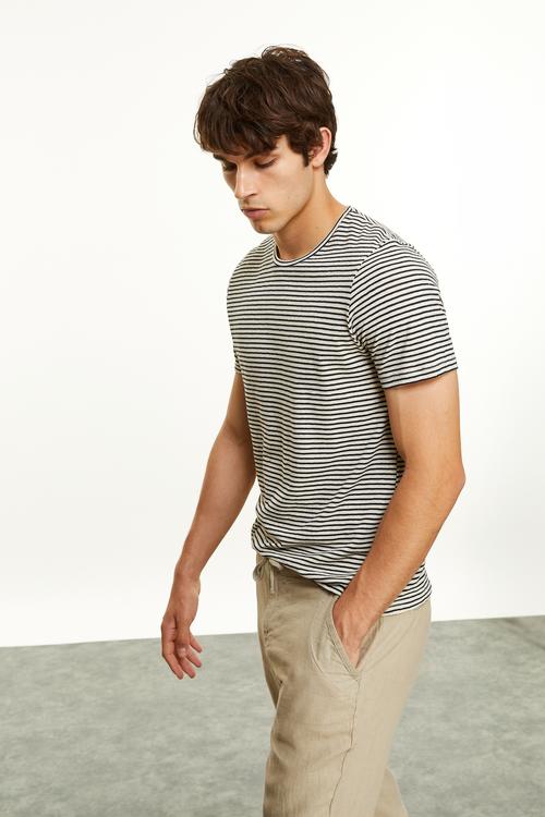  KETEN KARIŞIMLI ÇİZGİLİ KISA KOLLU T-SHIRT