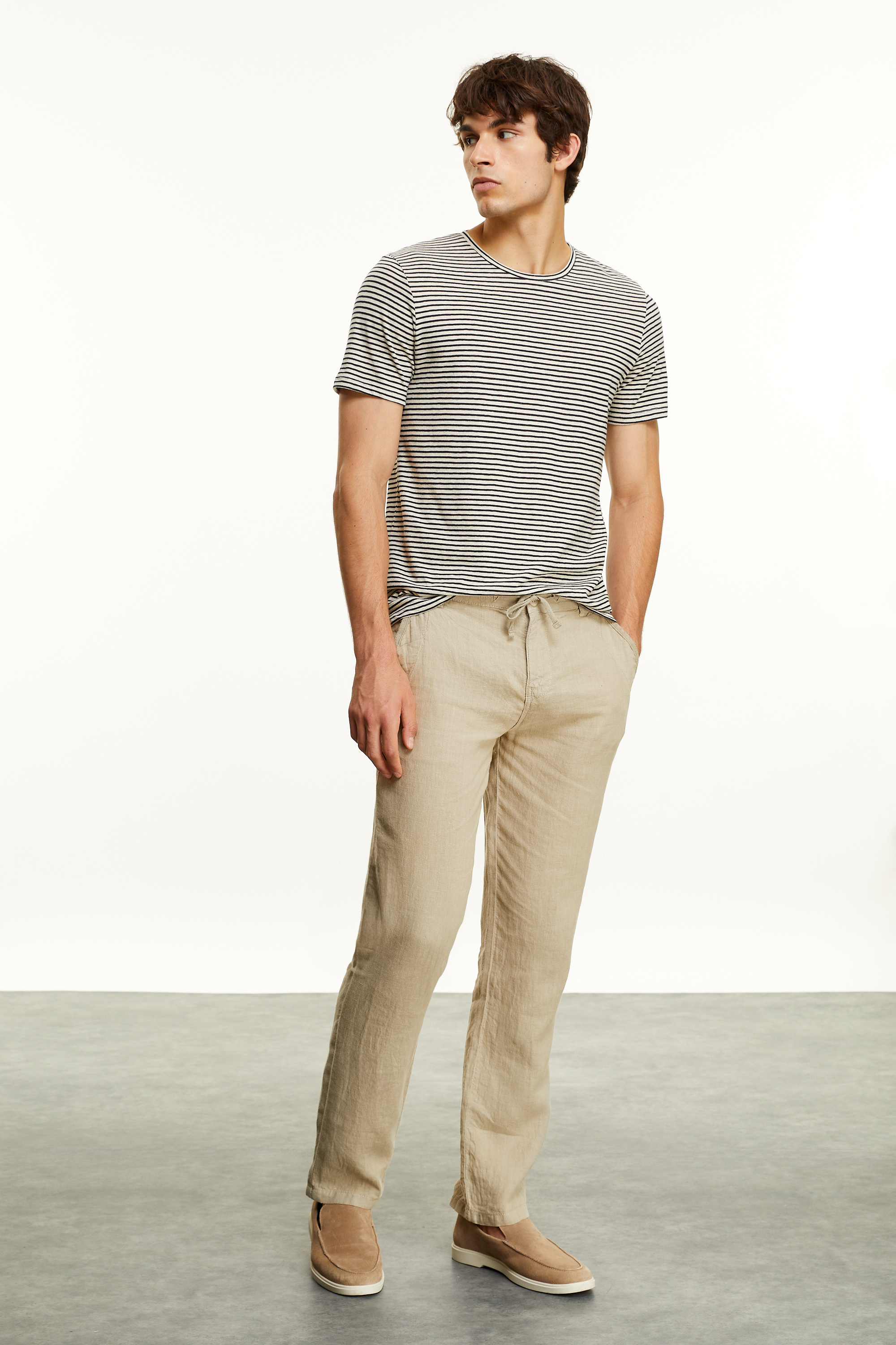 KETEN KARIŞIMLI ÇİZGİLİ KISA KOLLU T-SHIRT