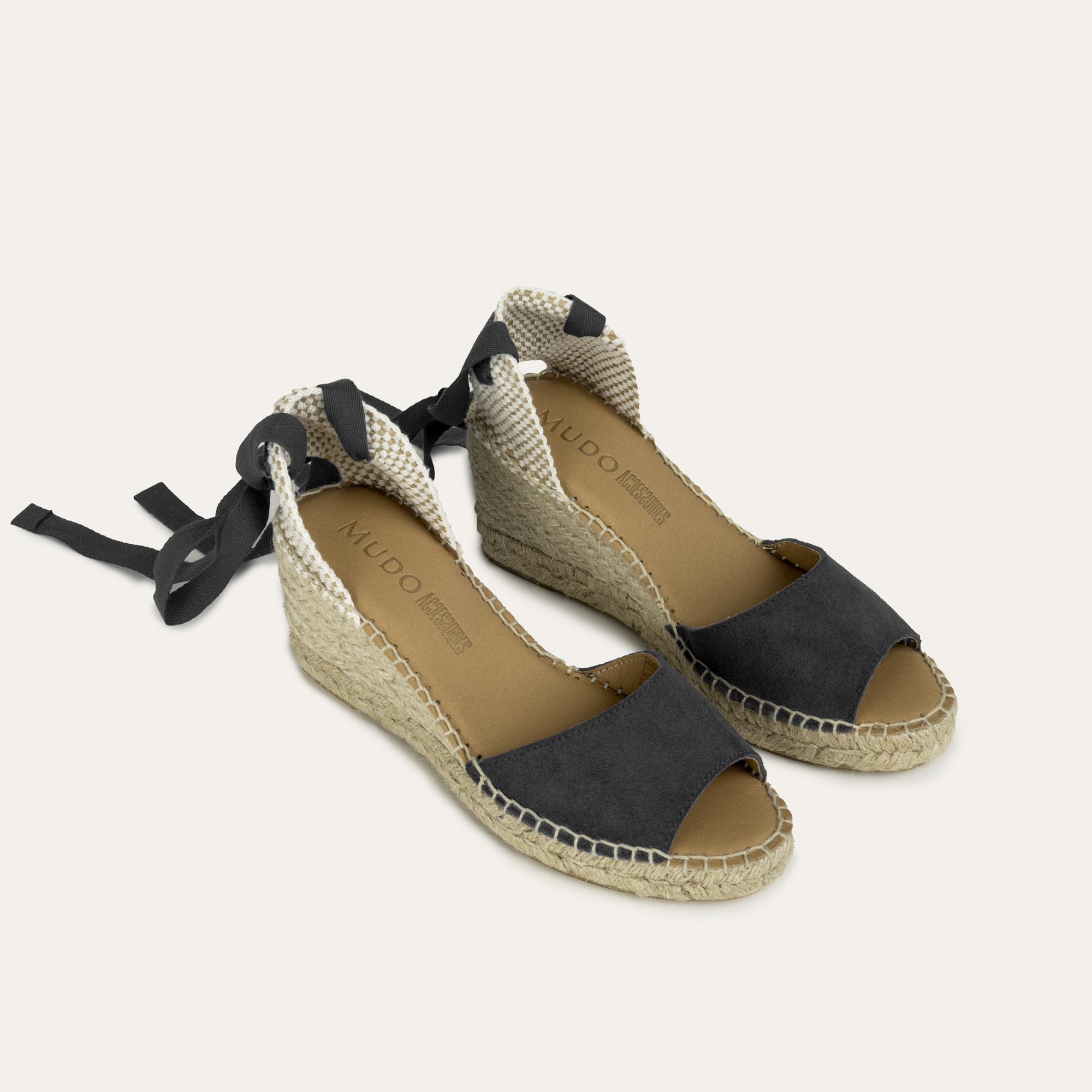 SÜET DOLGU TOPUKLU AYAKKABI