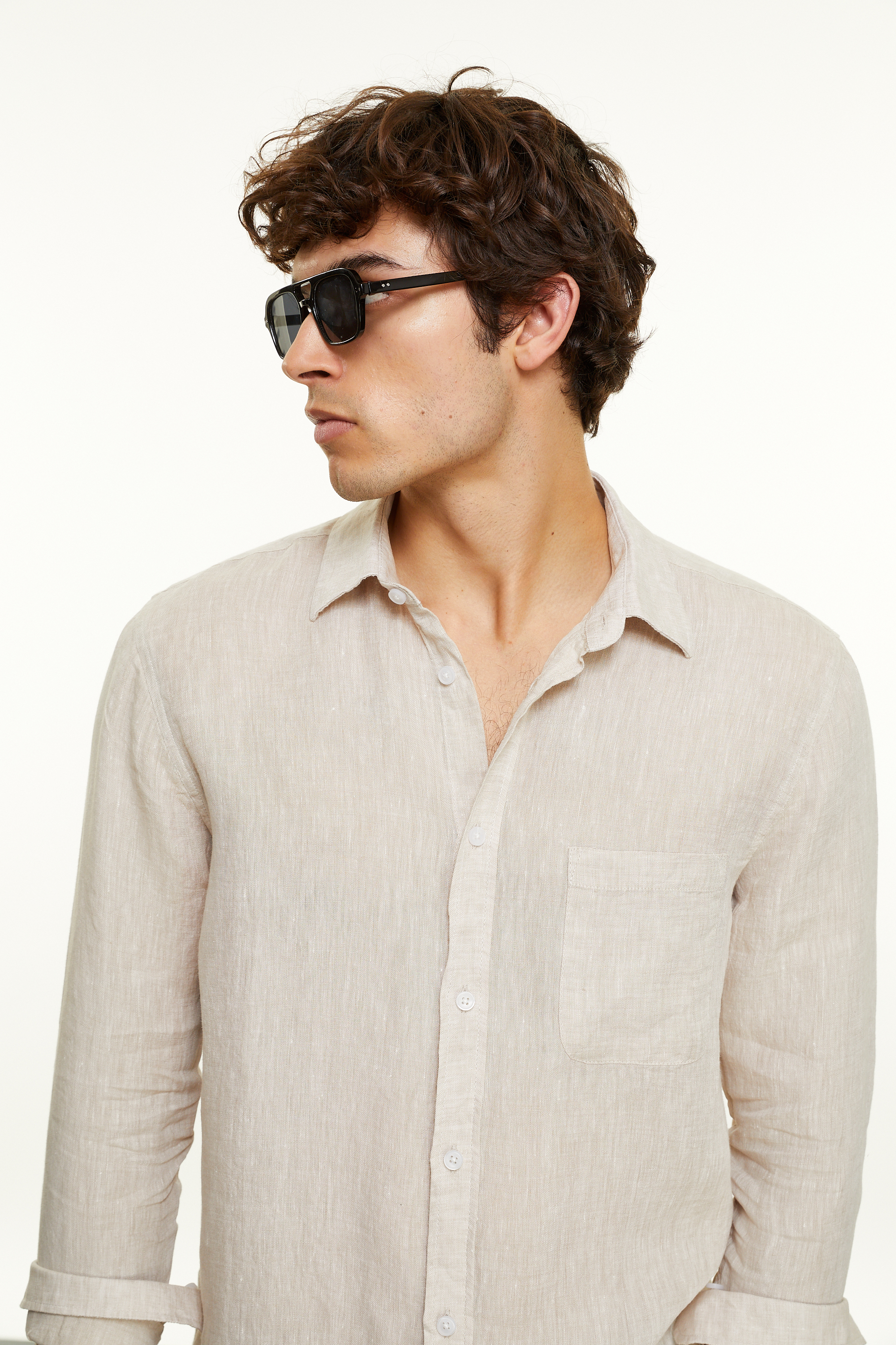 REGULAR FIT CEPLİ KETEN GÖMLEK