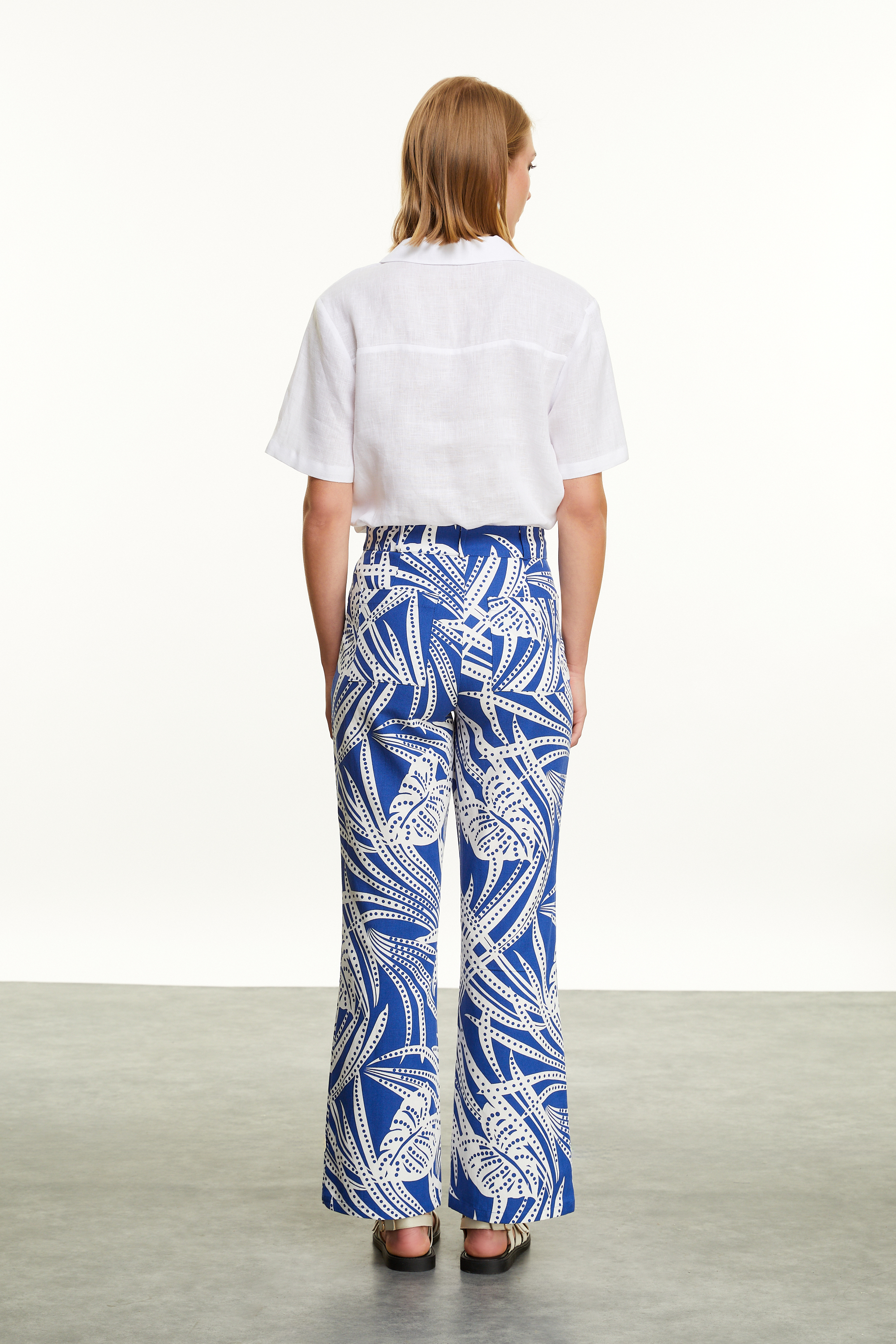 BASKILI KETEN KARIŞIMLI CROPPED PANTOLON