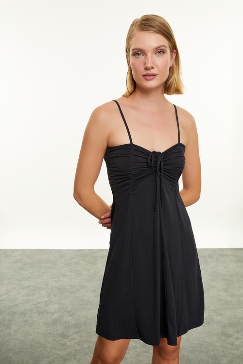  MODAL KARIŞIMLI BÜZGÜ DETAYLI ASKILI MİNİ ELBİSE