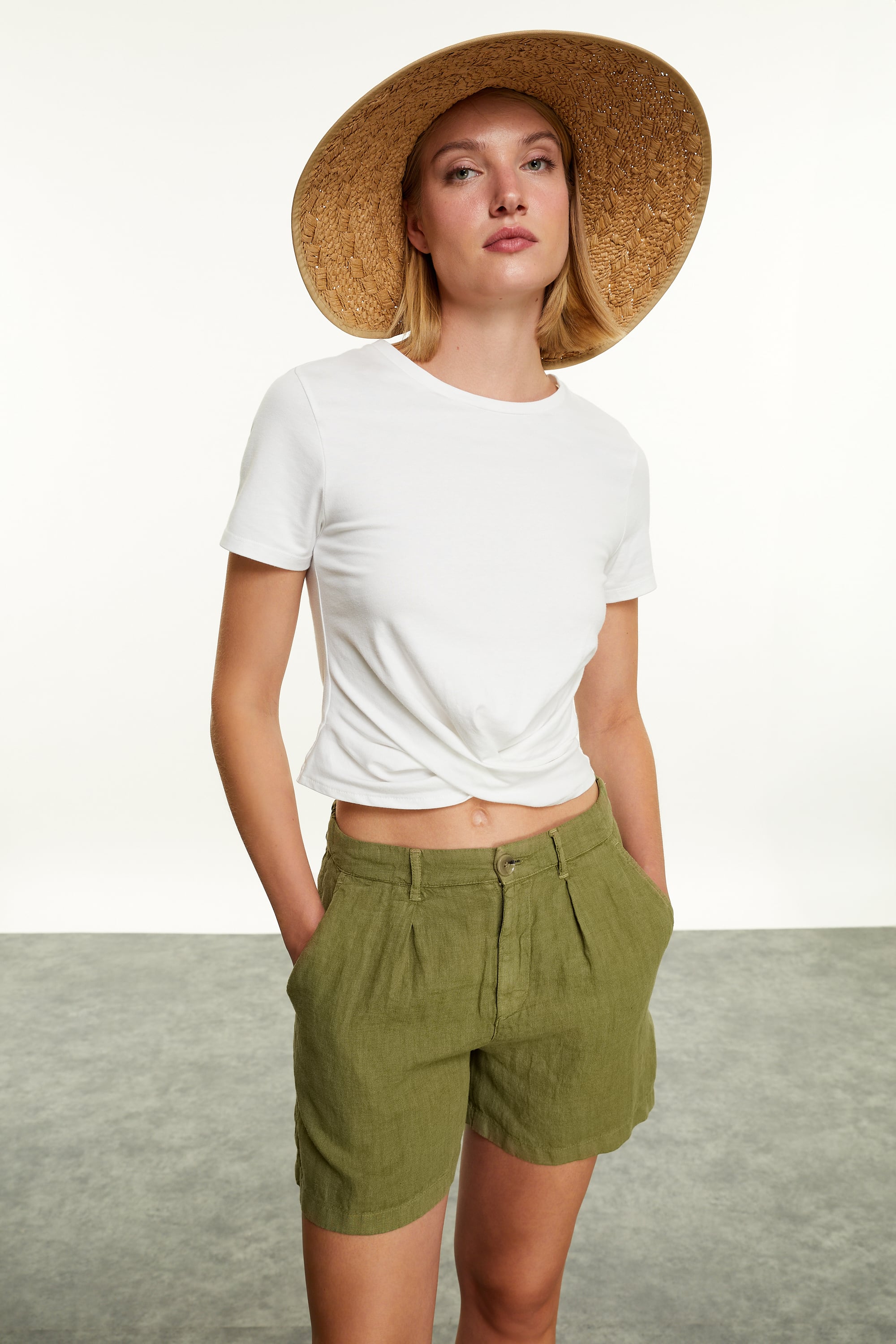 BİSİKLET YAKA KRUVAZE T-SHIRT