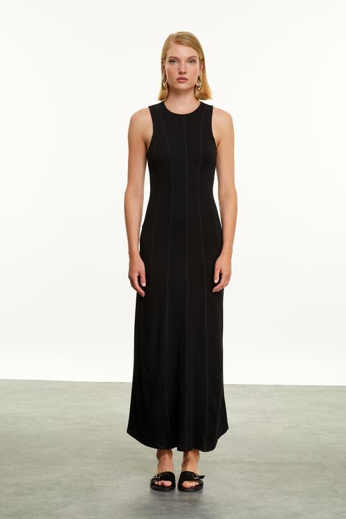  PAMUKLU HALTER YAKA UZUN ELBİSE