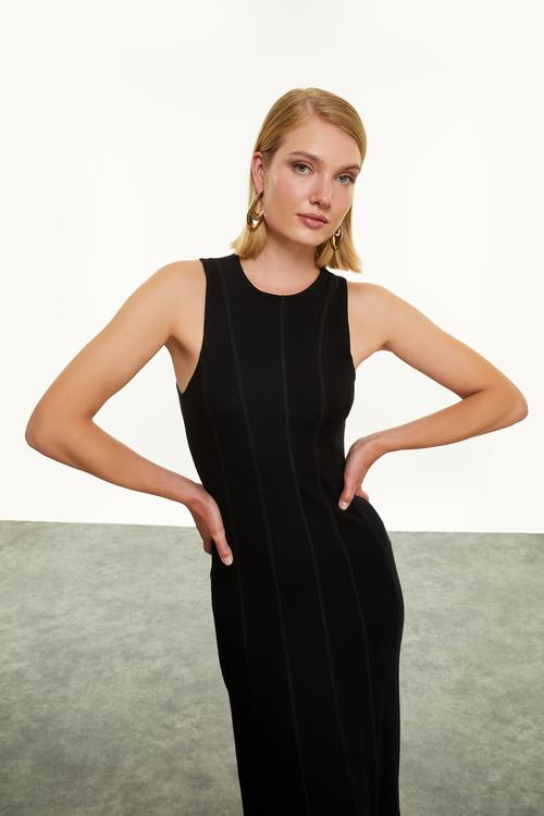  PAMUKLU HALTER YAKA UZUN ELBİSE