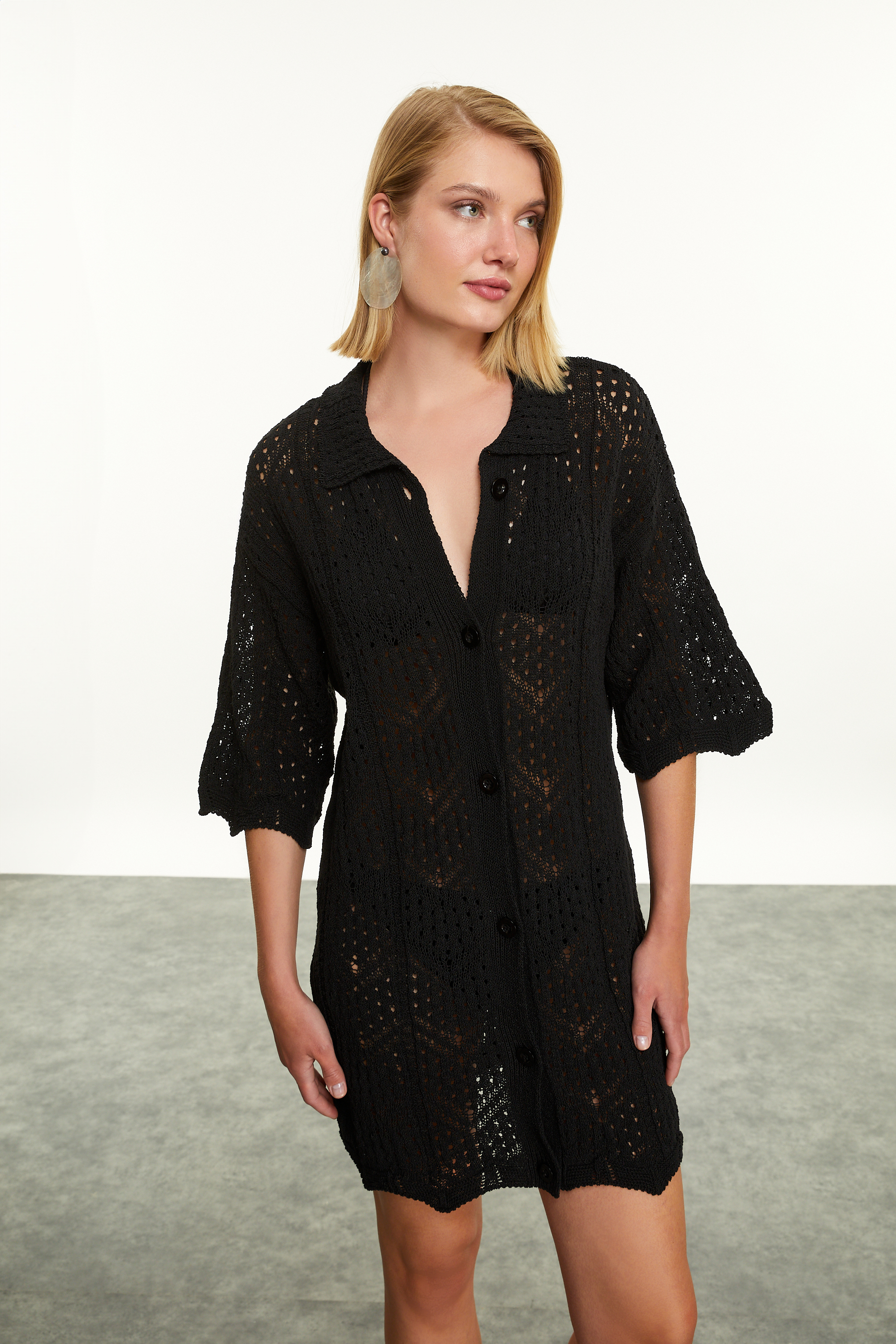 AJURLU DÜĞMELİ TRİKO HIRKA