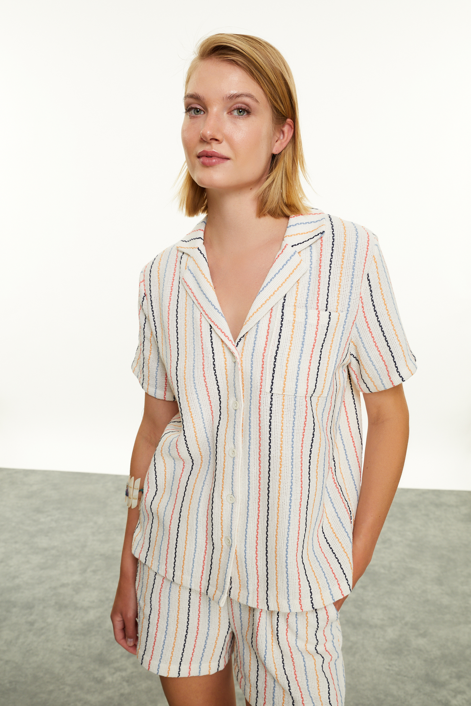 ÇİZGİLİ SMART GÖMLEK