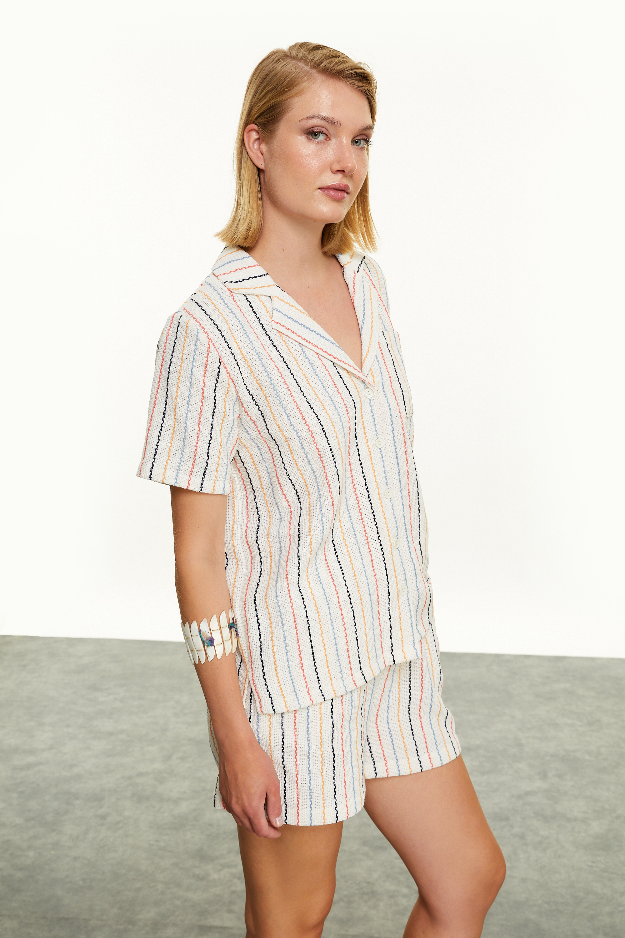 ÇİZGİLİ SMART GÖMLEK