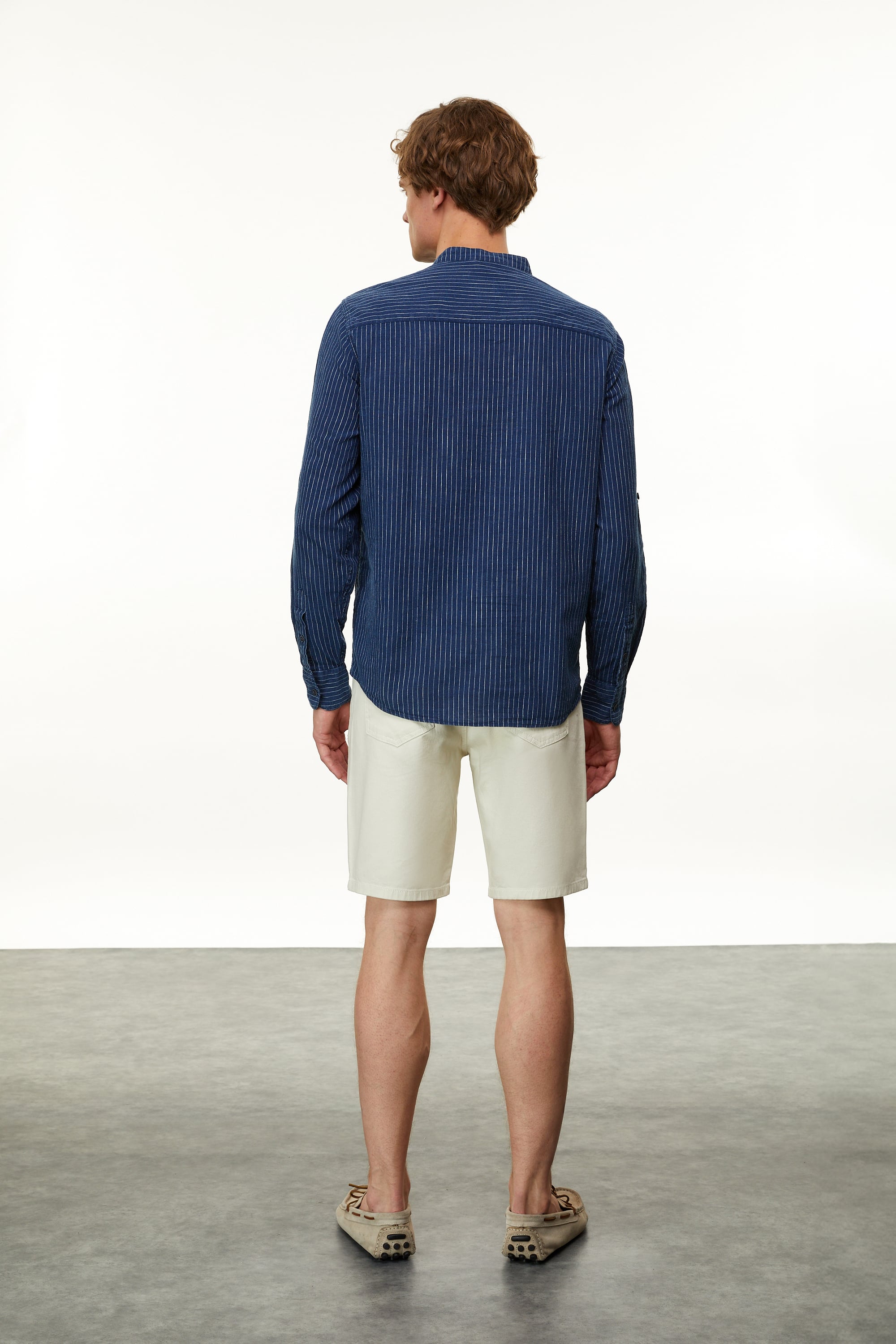 KETEN KARIŞIMLI HAKİM YAKA REGULAR FIT GÖMLEK