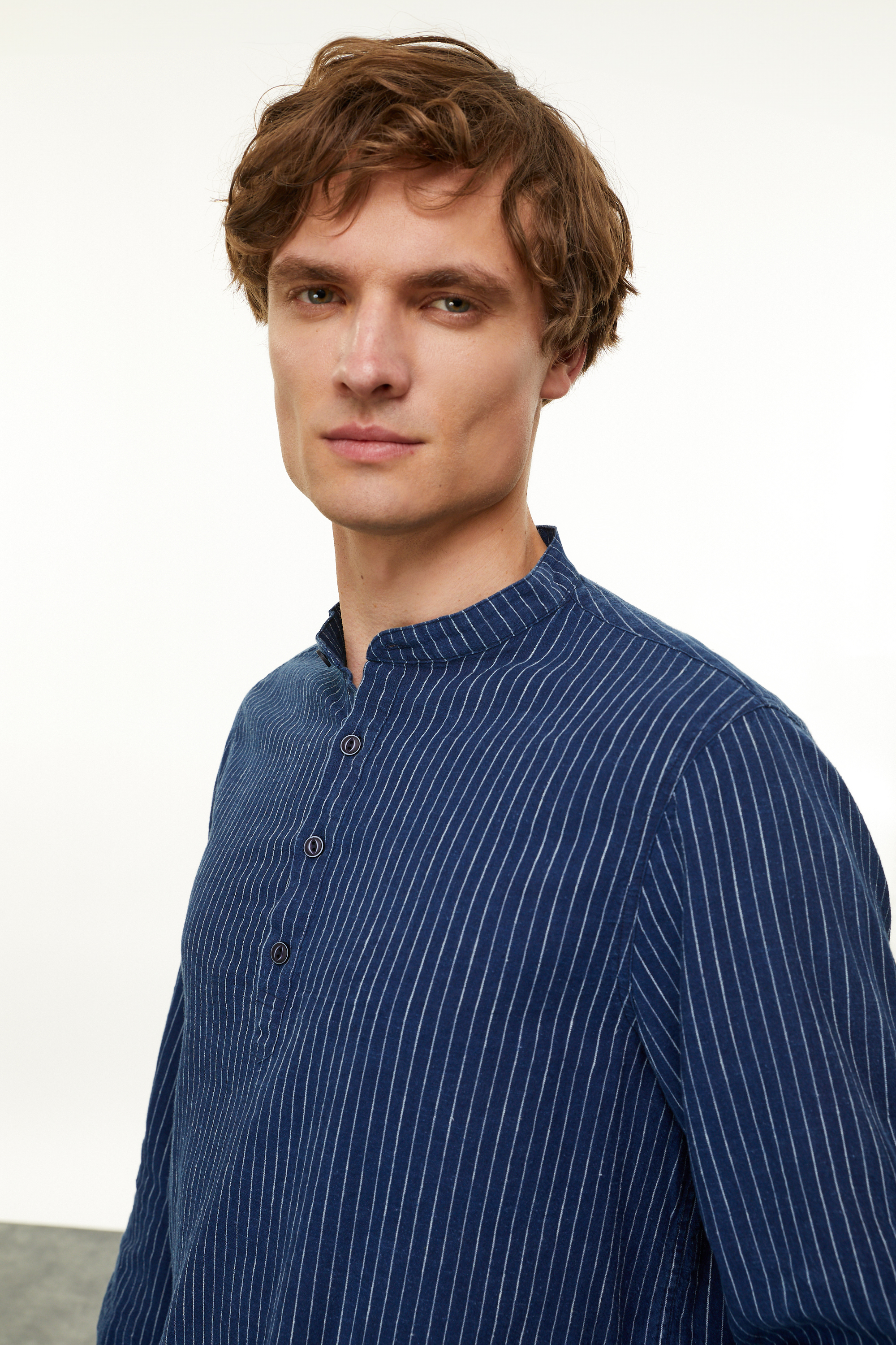 KETEN KARIŞIMLI HAKİM YAKA REGULAR FIT GÖMLEK