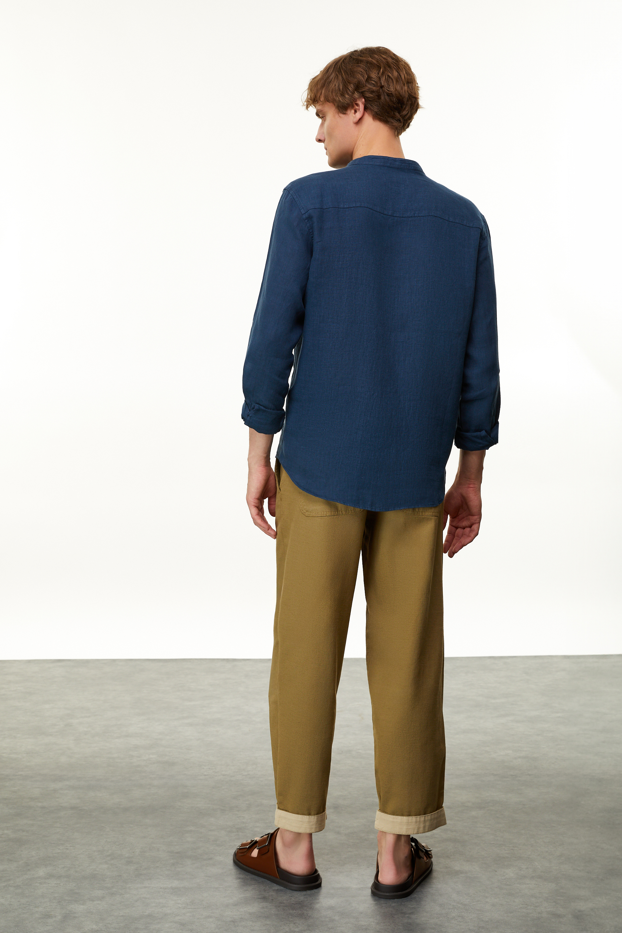 HAKİM YAKA REGULAR FIT KETEN GÖMLEK