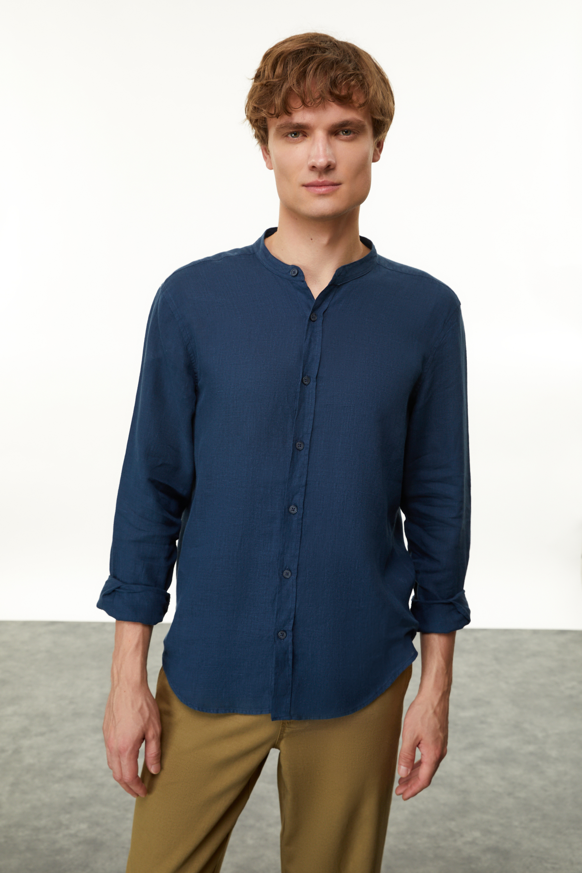 HAKİM YAKA REGULAR FIT KETEN GÖMLEK