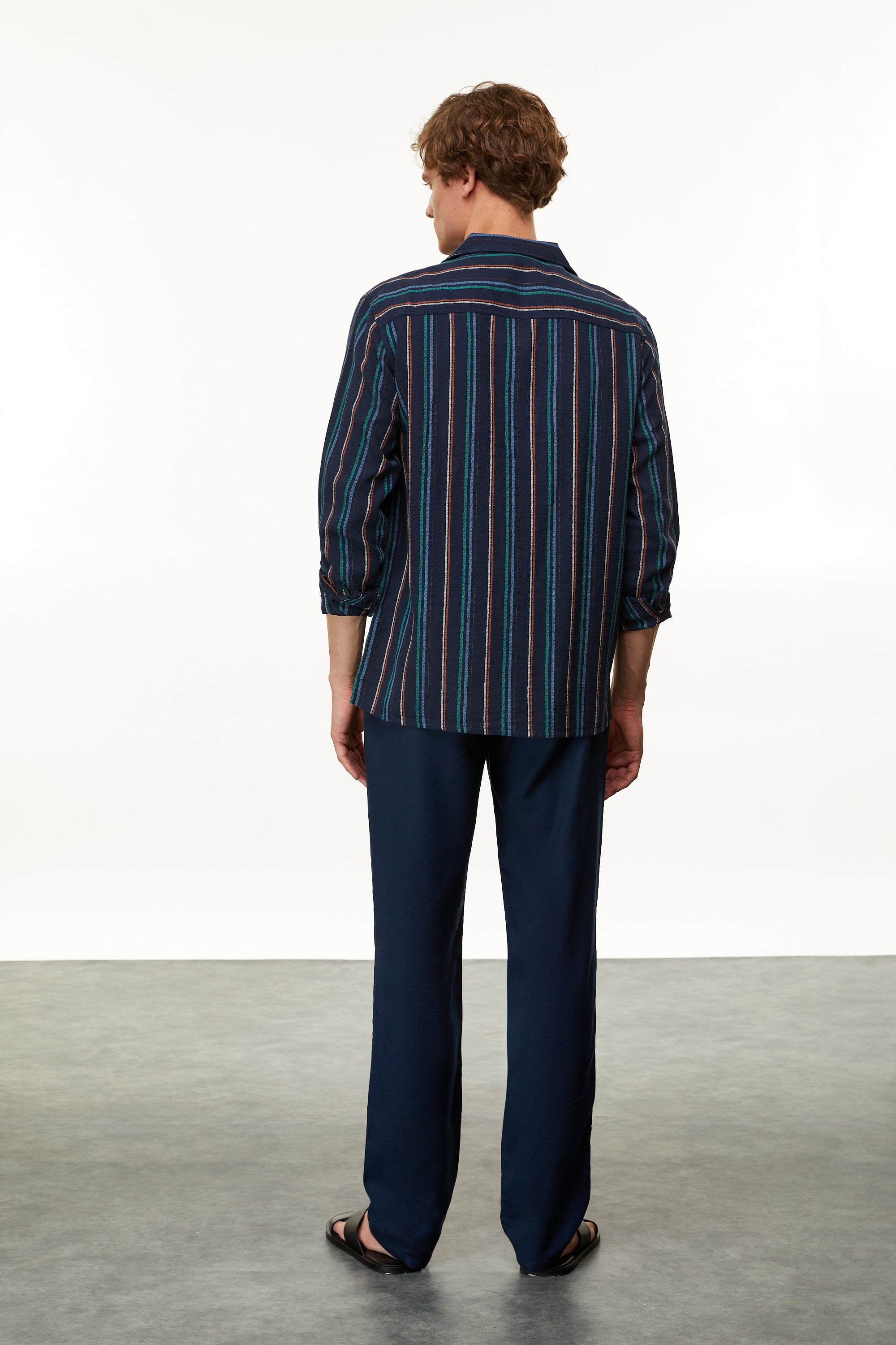 KETEN KARIŞIMLI REGULAR FIT ÇİZGİLİ GÖMLEK