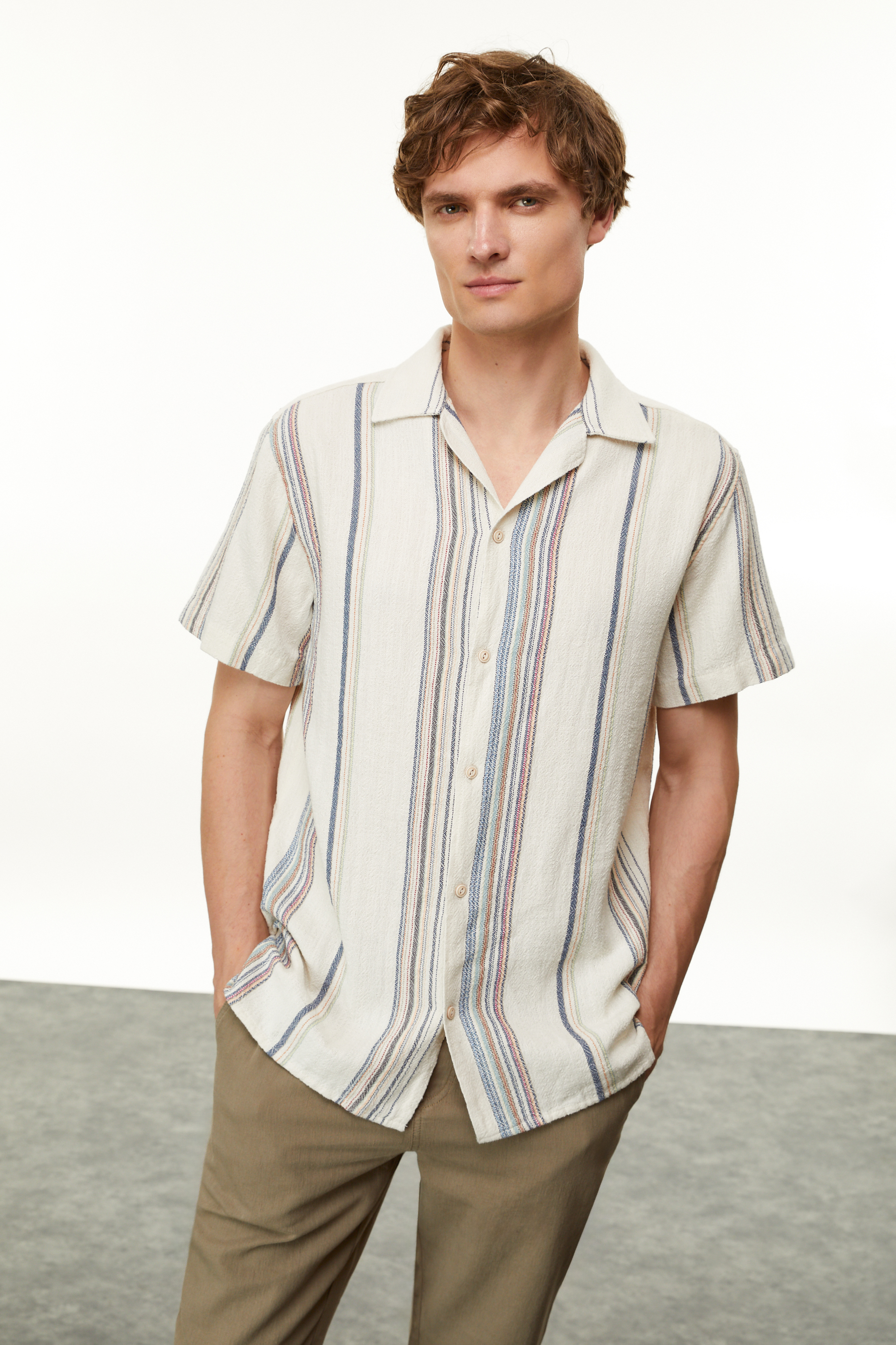 ÇİZGİLİ REGULAR FIT KISA KOLLU GÖMLEK