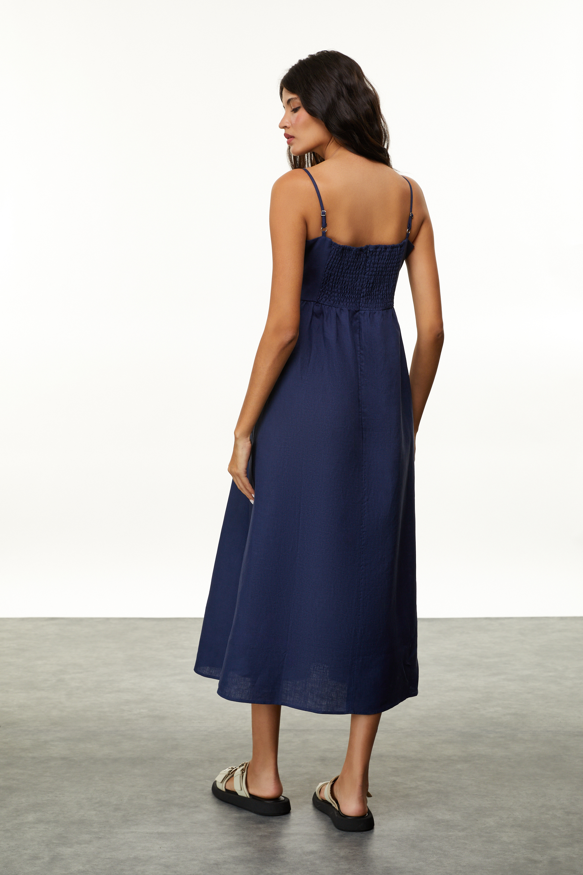 ASKILI MİDİ ELBİSE