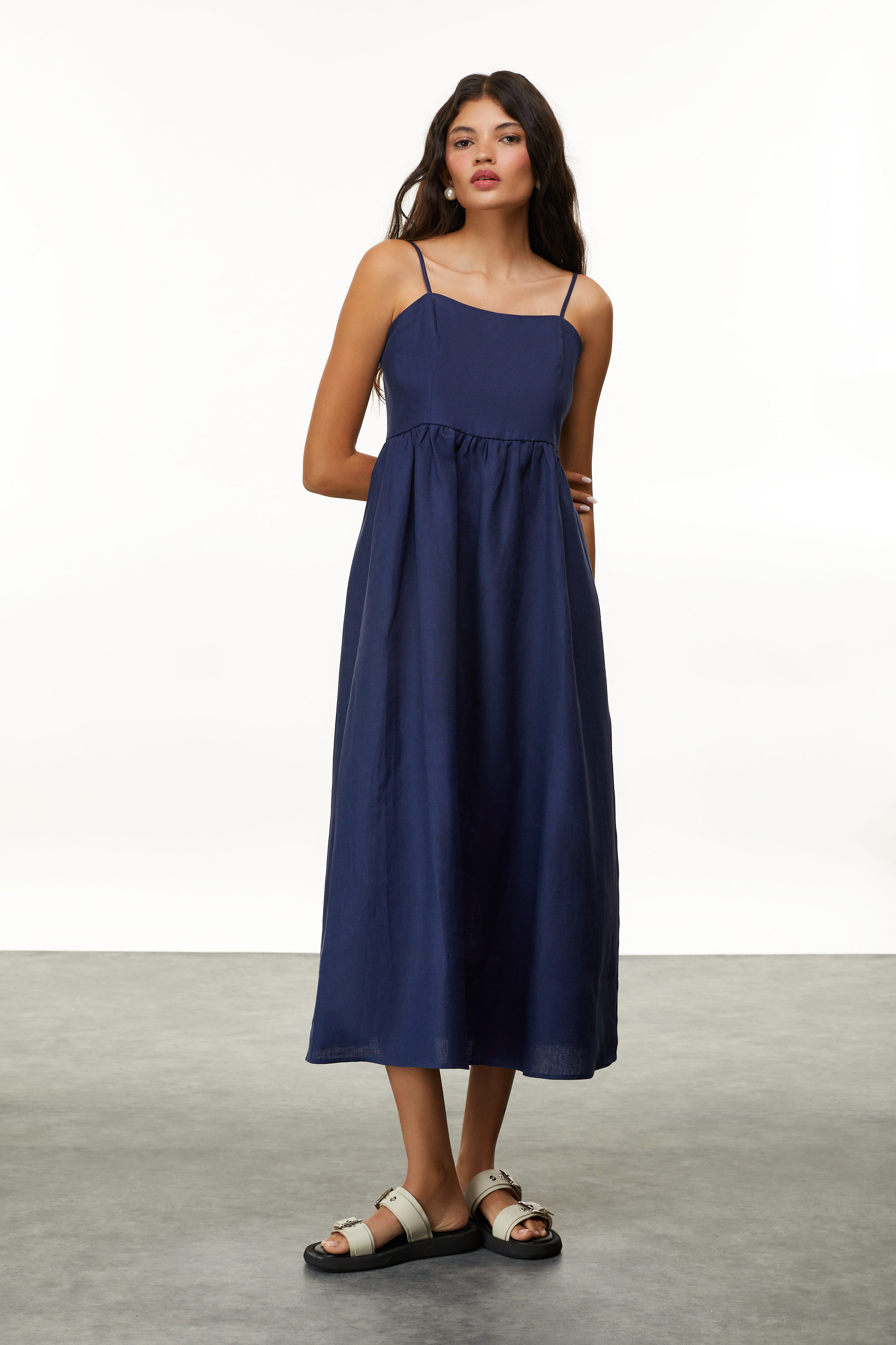 ASKILI MİDİ ELBİSE