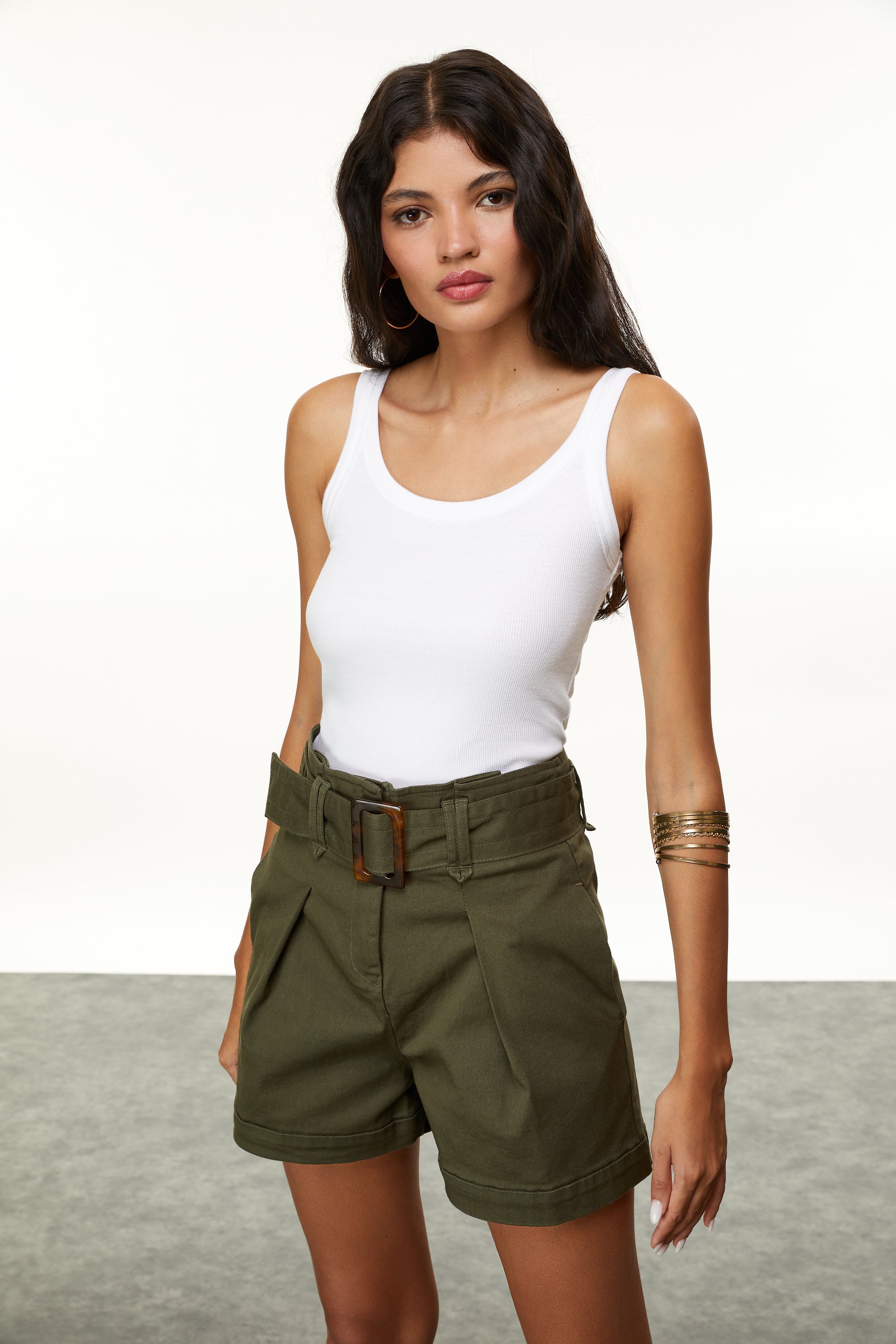 KEMERLİ MİNİ ŞORT