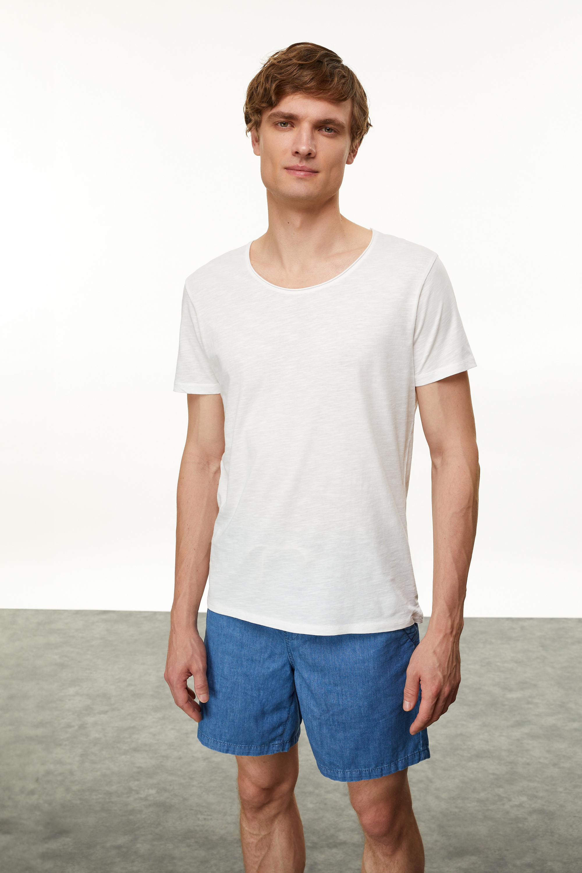 BİSİKLET YAKA KISA KOLLU T-SHIRT