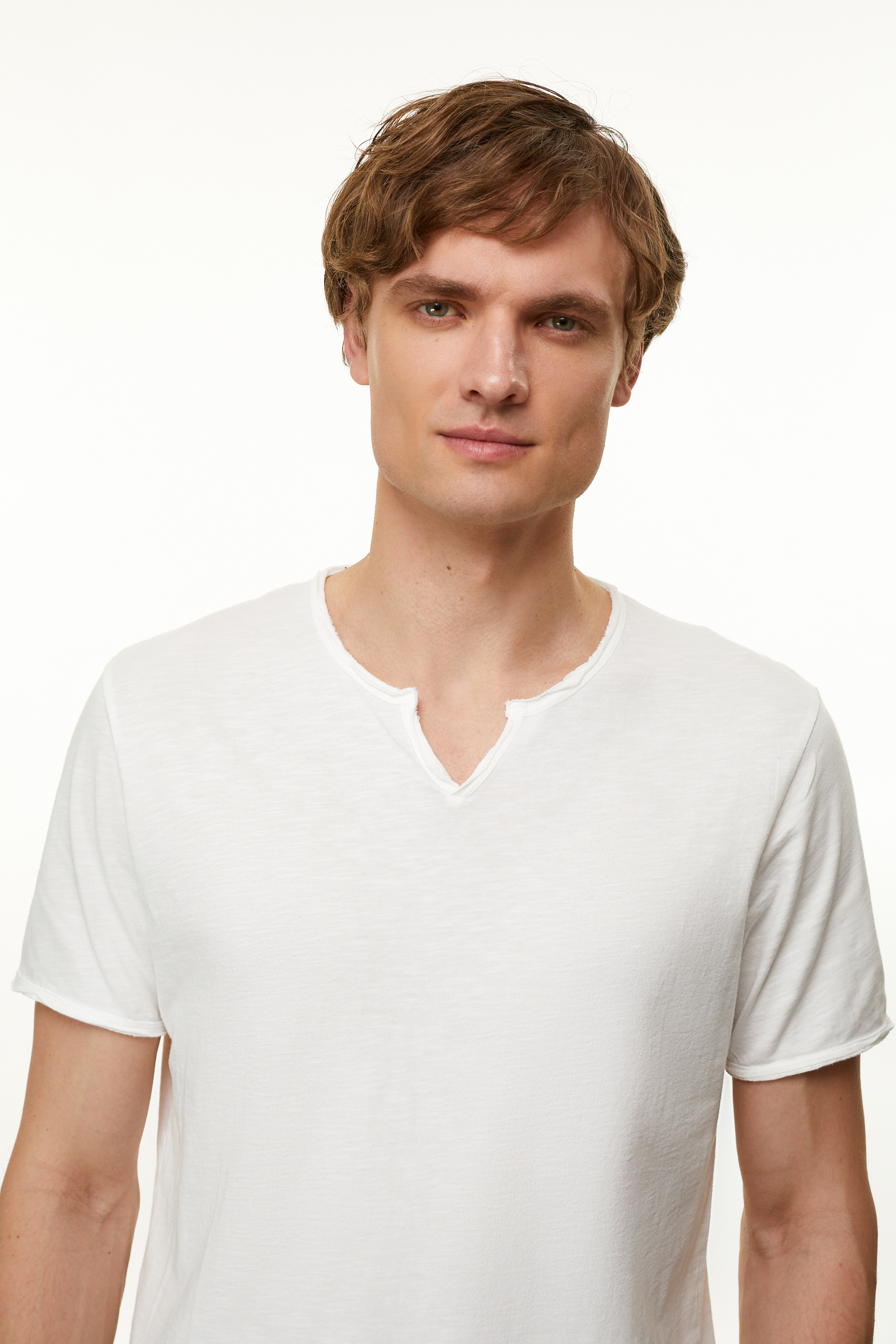 HENLEY YAKA KISA KOLLU T-SHIRT