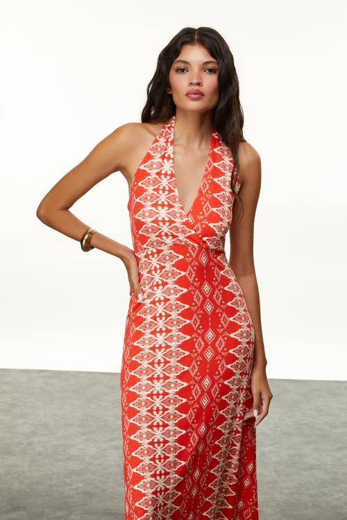  BOYUNDAN BAĞLAMALI BASKILI UZUN ELBİSE