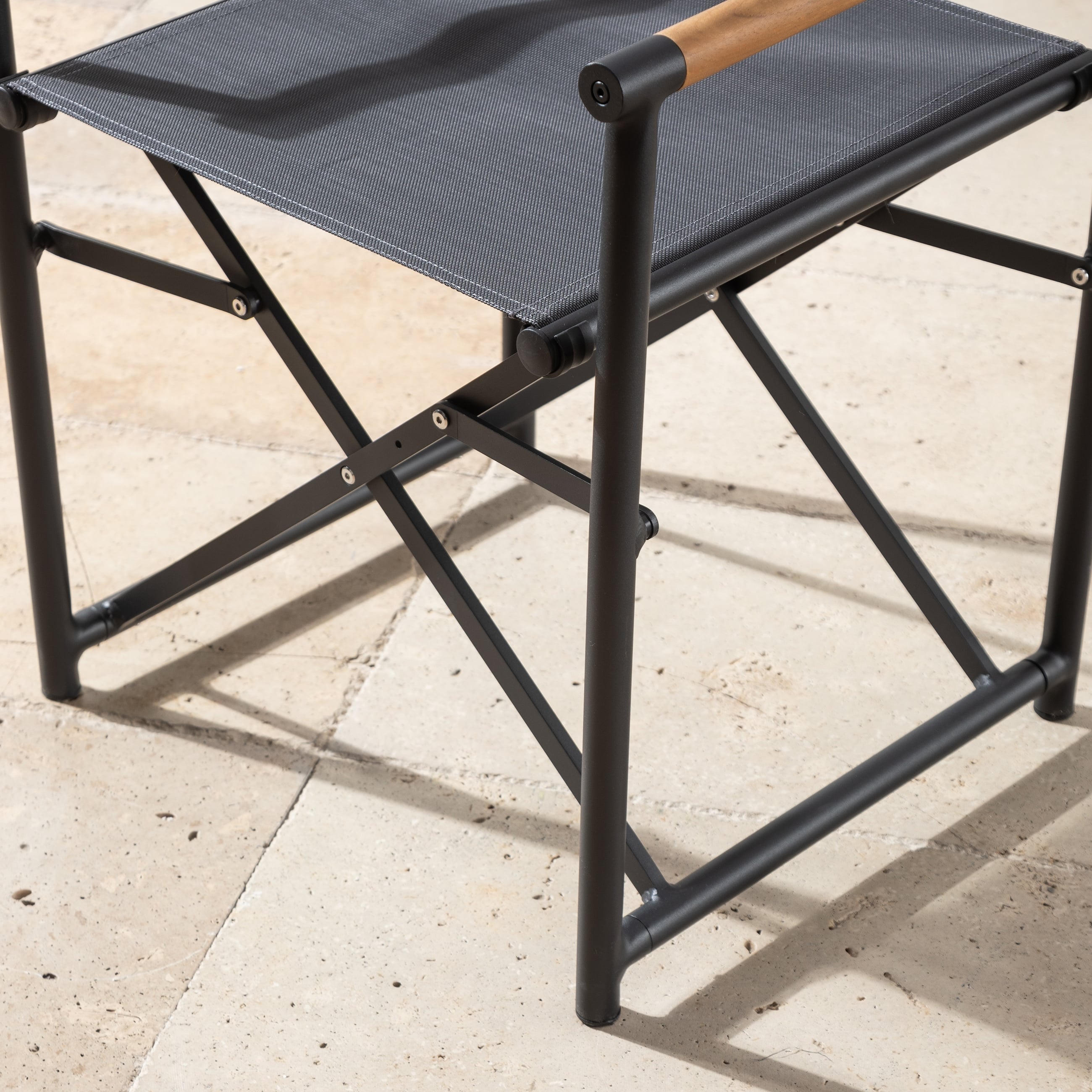 GUSTA TEAK  REJISOR SANDALYESİ SİYAH