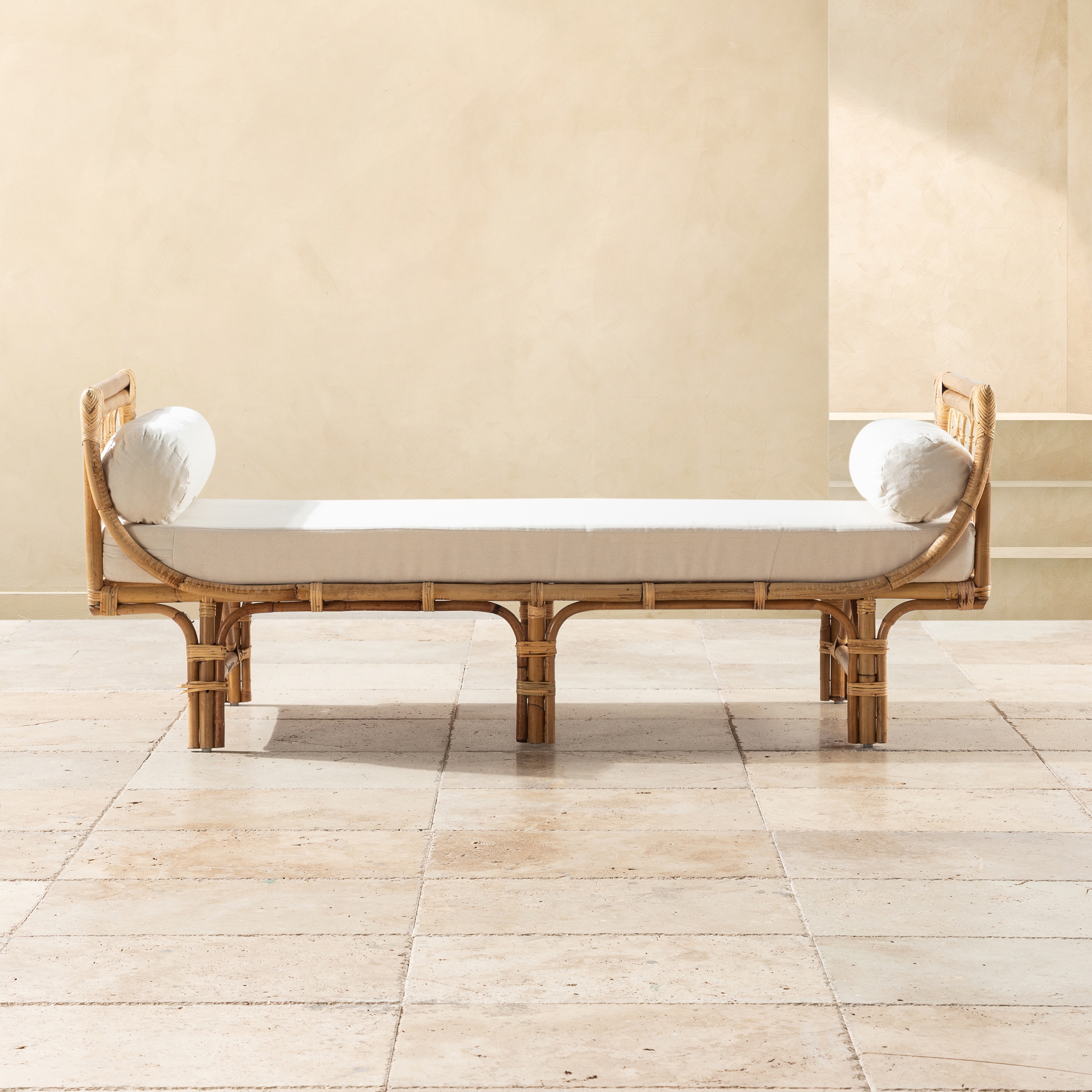 CHARMELLA DAYBED