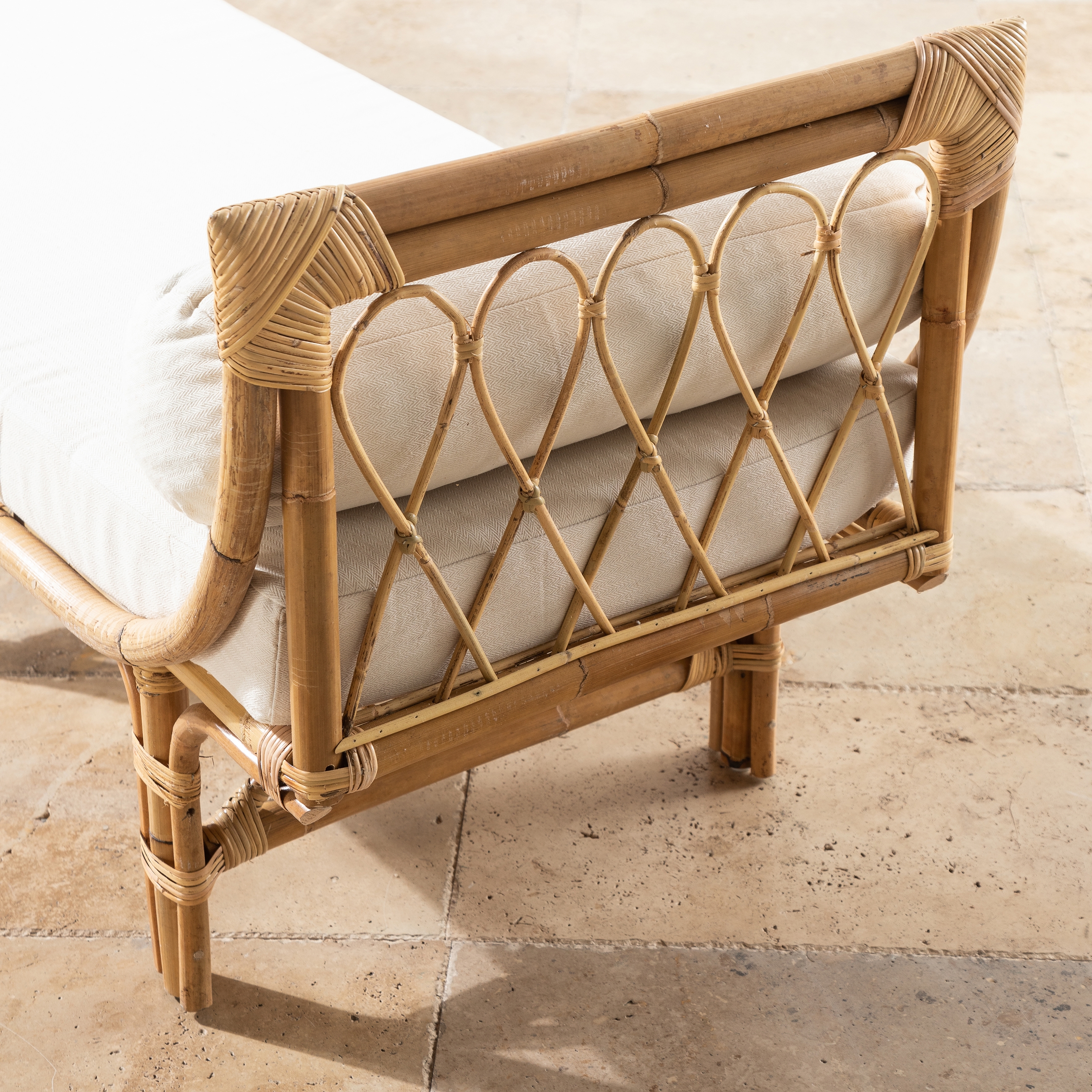 CHARMELLA DAYBED